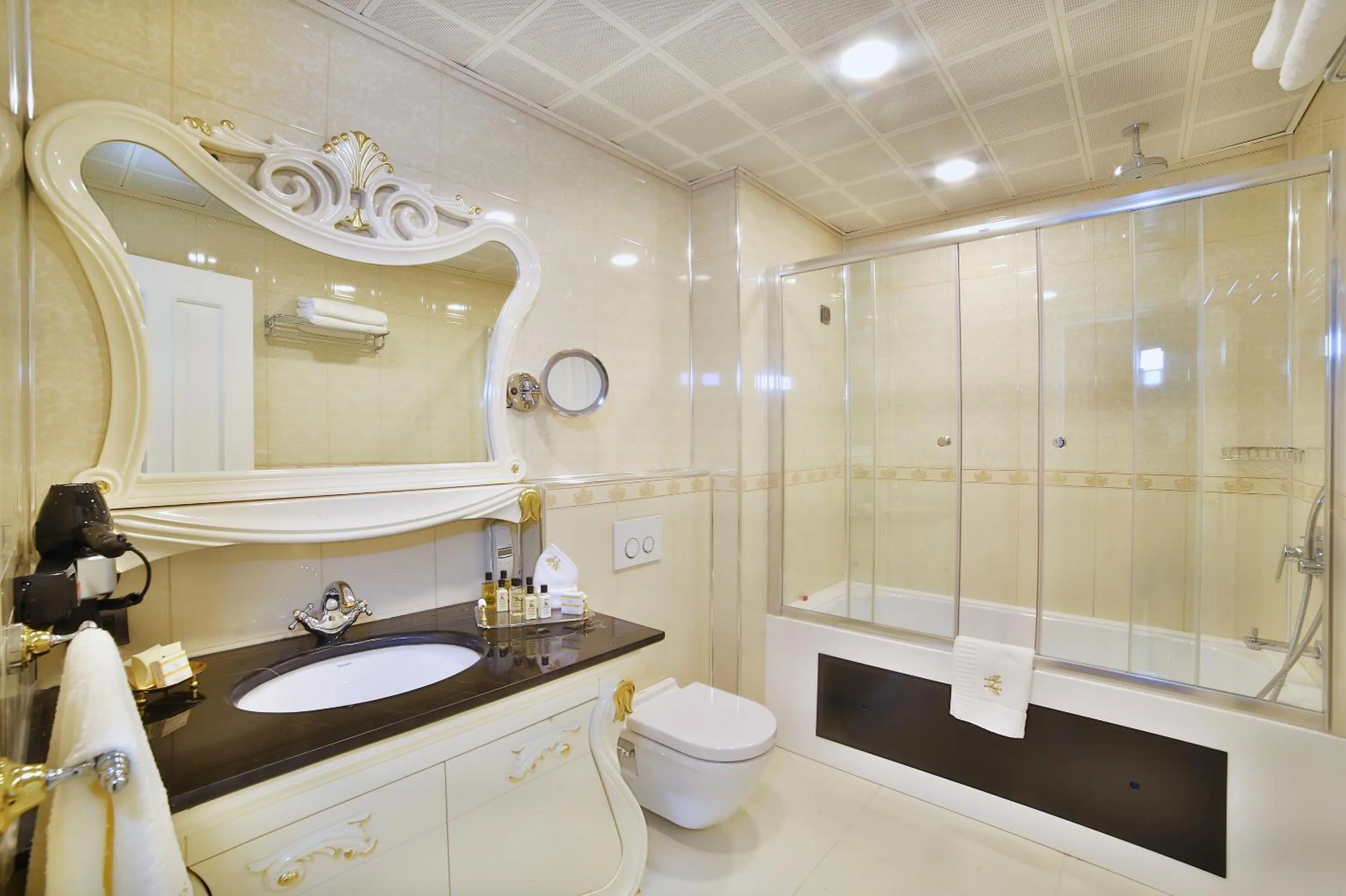 Shower in Seven Hills Palace & Spa