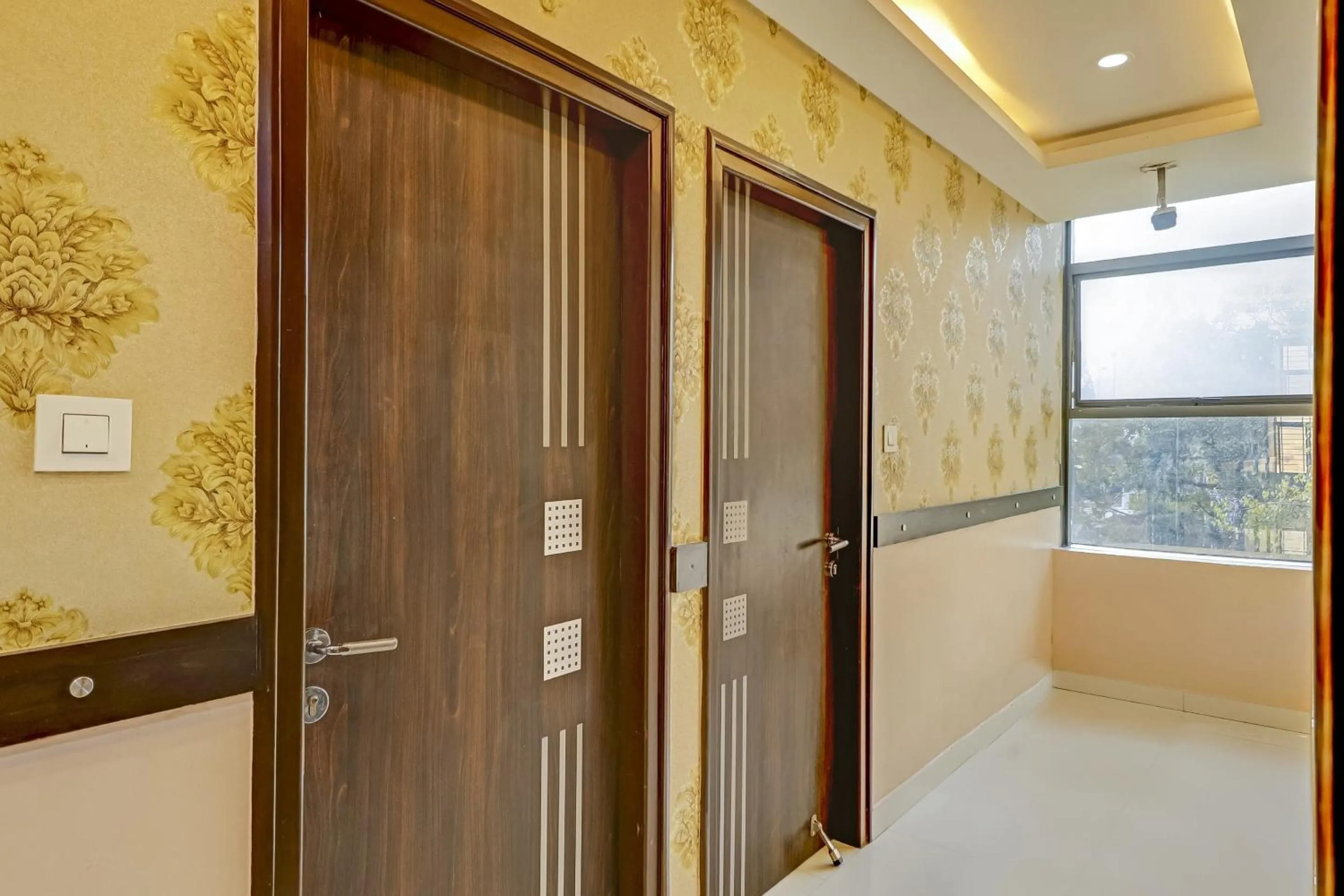 Lobby or reception in Capital O Champion Lotus Near Mantri Square Mall