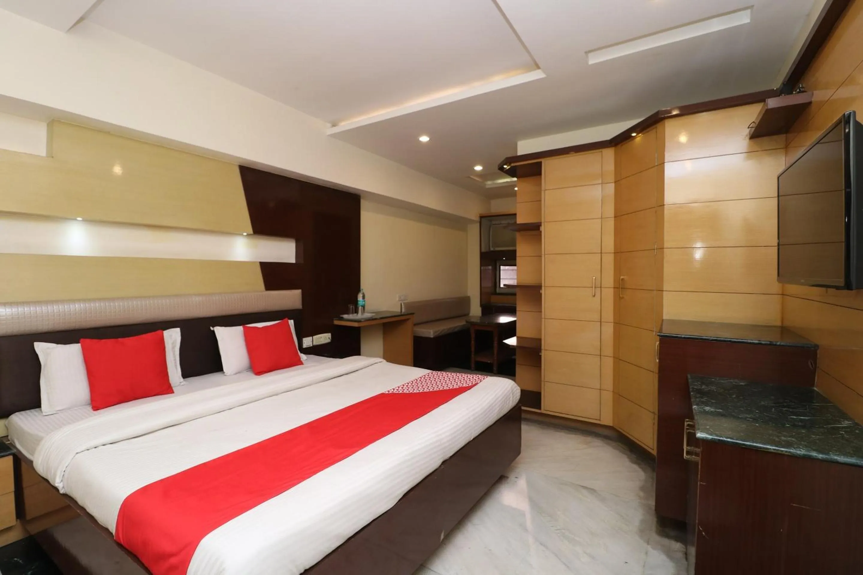 Bedroom, Bed in HOTEL O Vivek International Hotel