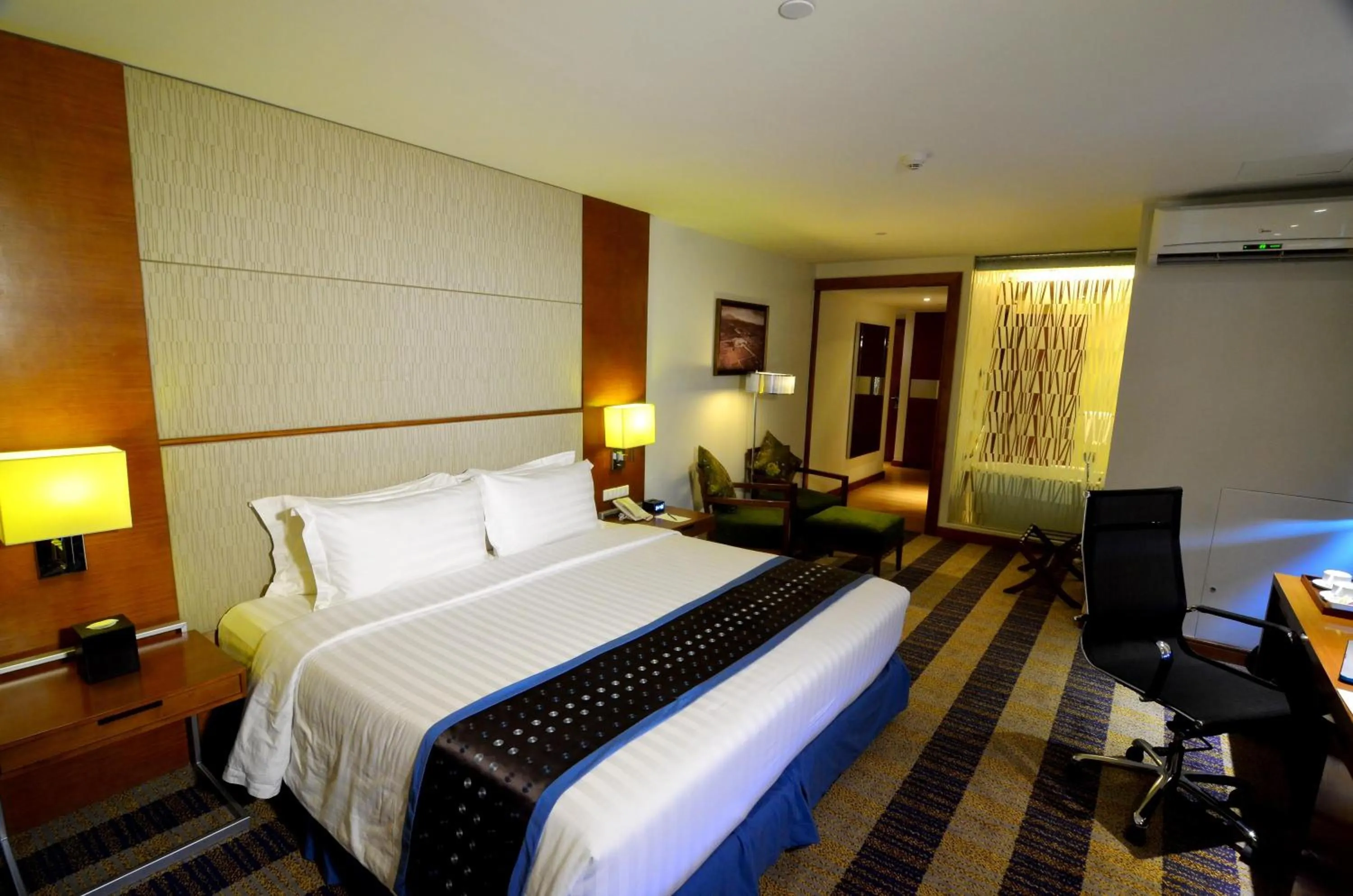 Bed in Lex Hotel Cebu