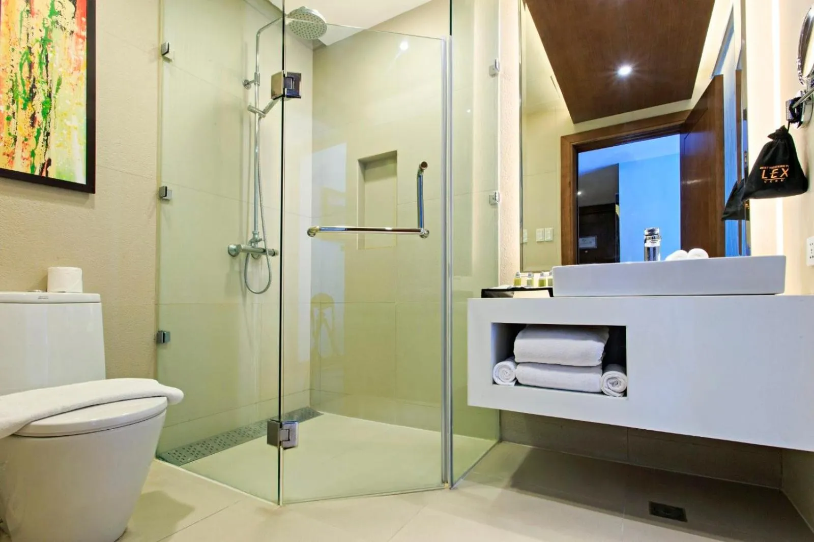Bathroom in Lex Hotel Cebu