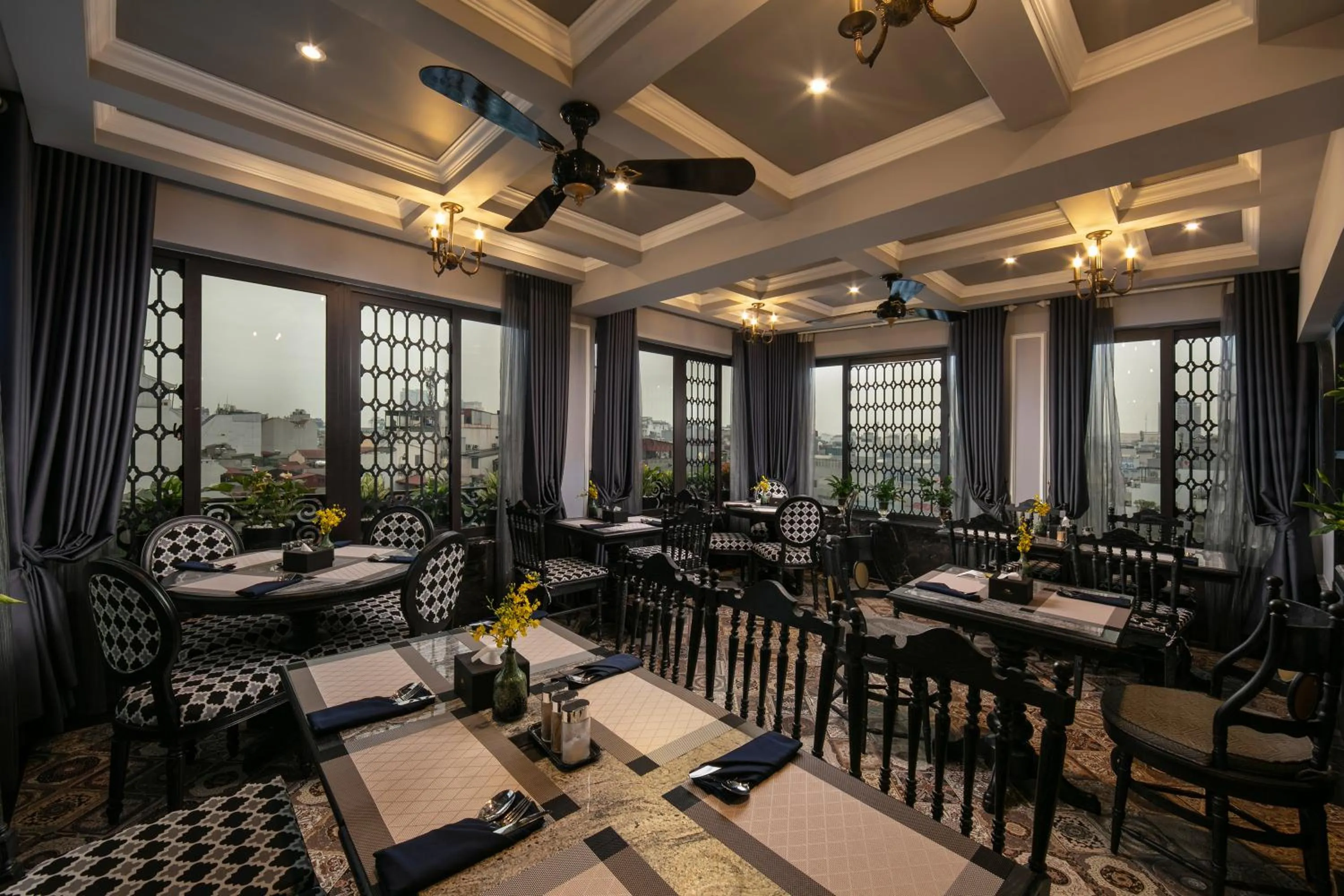 Restaurant/places to eat in Hanoi Esplendor Hotel and Spa