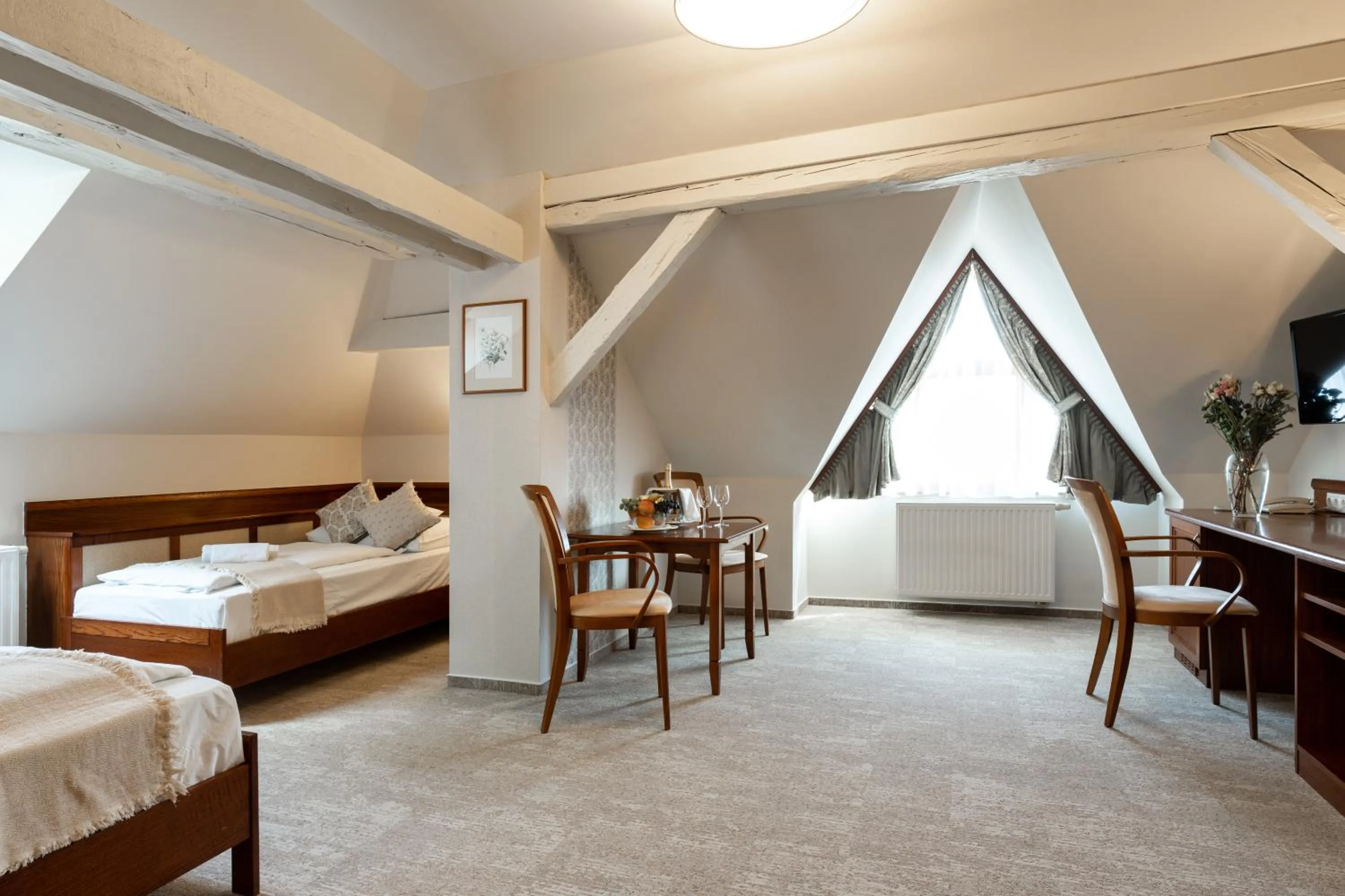 Bed in Hotel Kardosfa