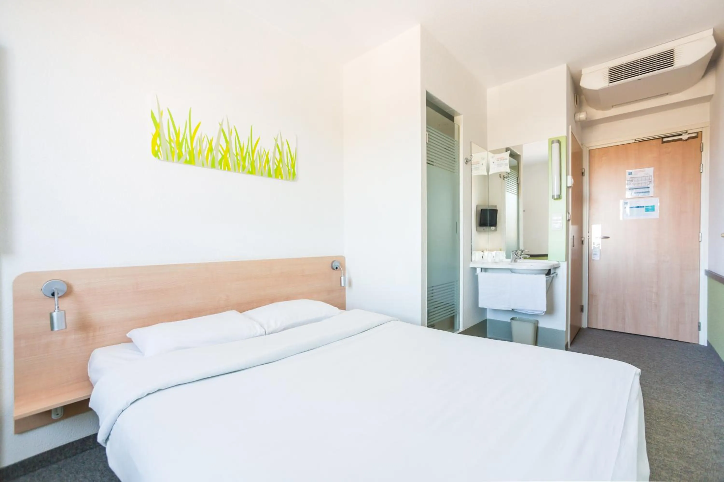 Bed in ibis budget Torun