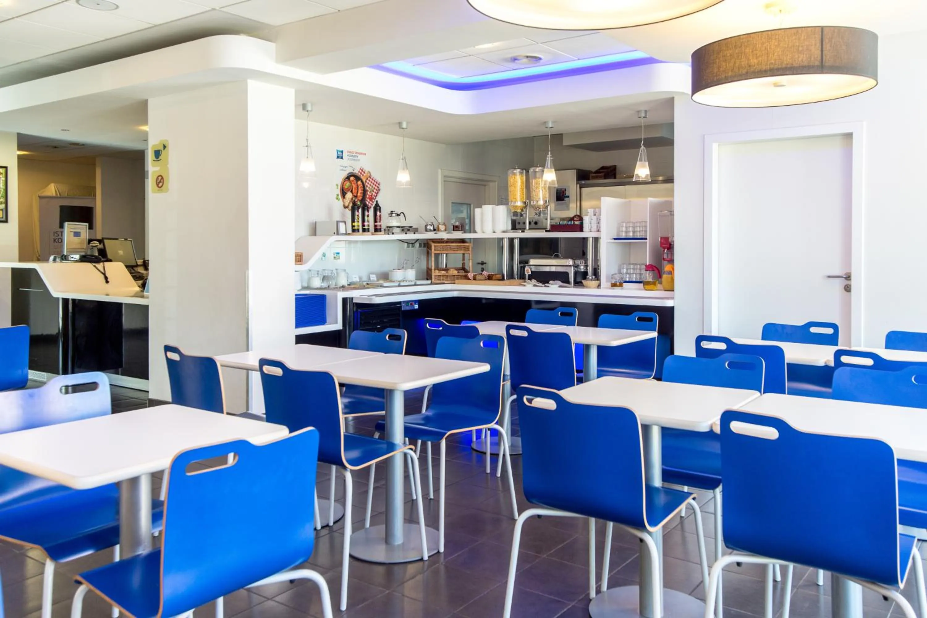 Restaurant/places to eat in ibis budget Torun