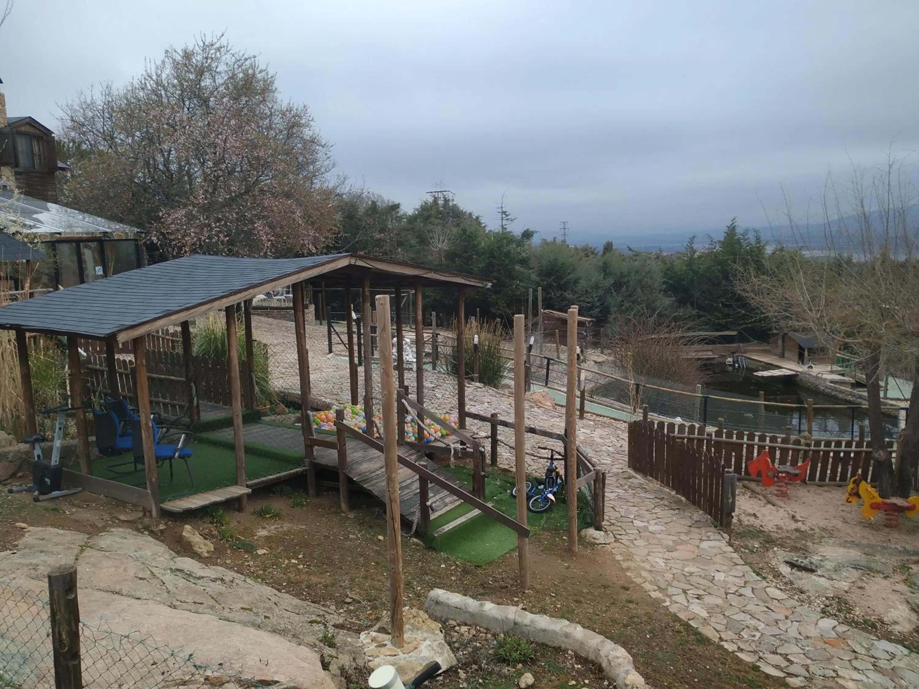 Children play ground in Posada Rural SPA Granja LA TEJERA de Lozoya