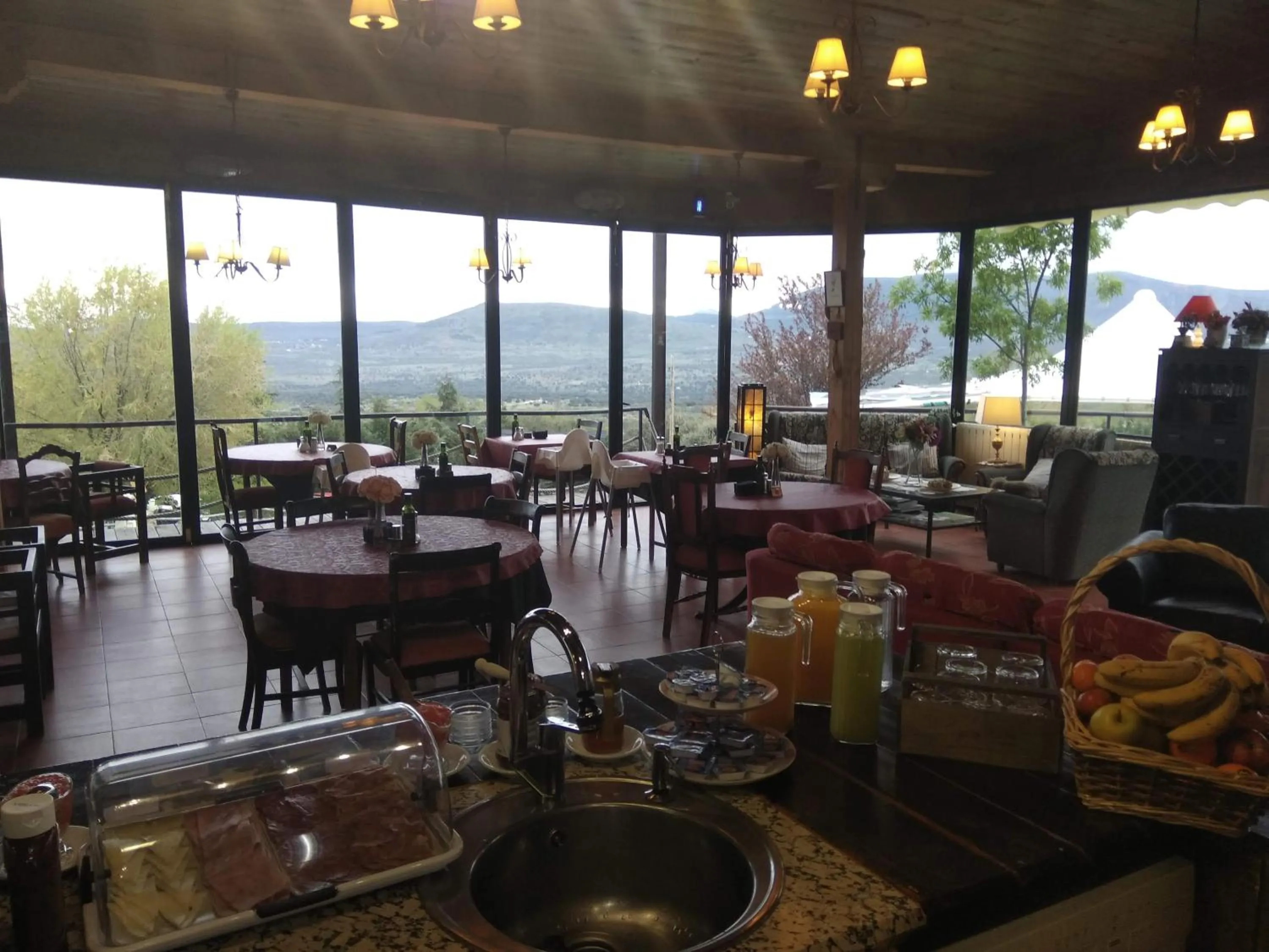 Restaurant/places to eat in Posada Rural SPA Granja LA TEJERA de Lozoya