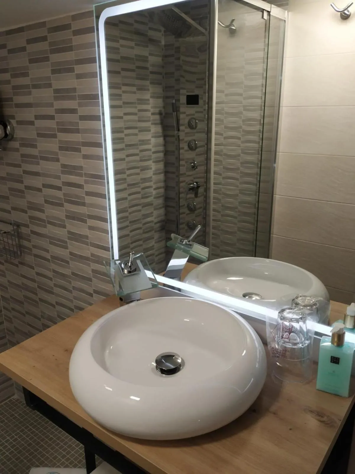 Hot Tub in Posada Rural SPA Granja LA TEJERA de Lozoya