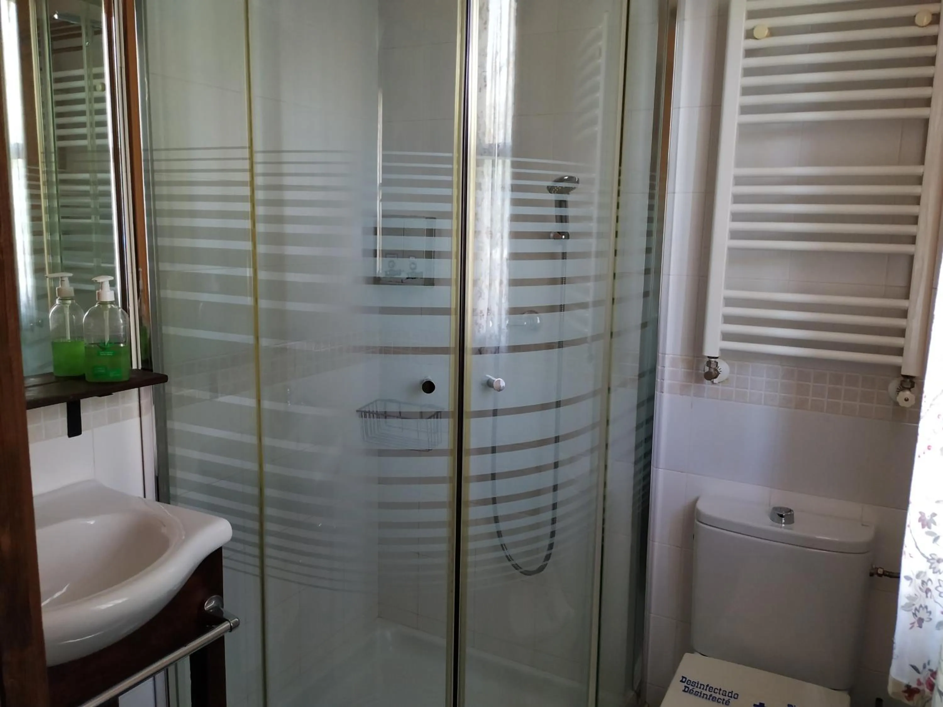 Bathroom in Posada Rural SPA Granja LA TEJERA de Lozoya