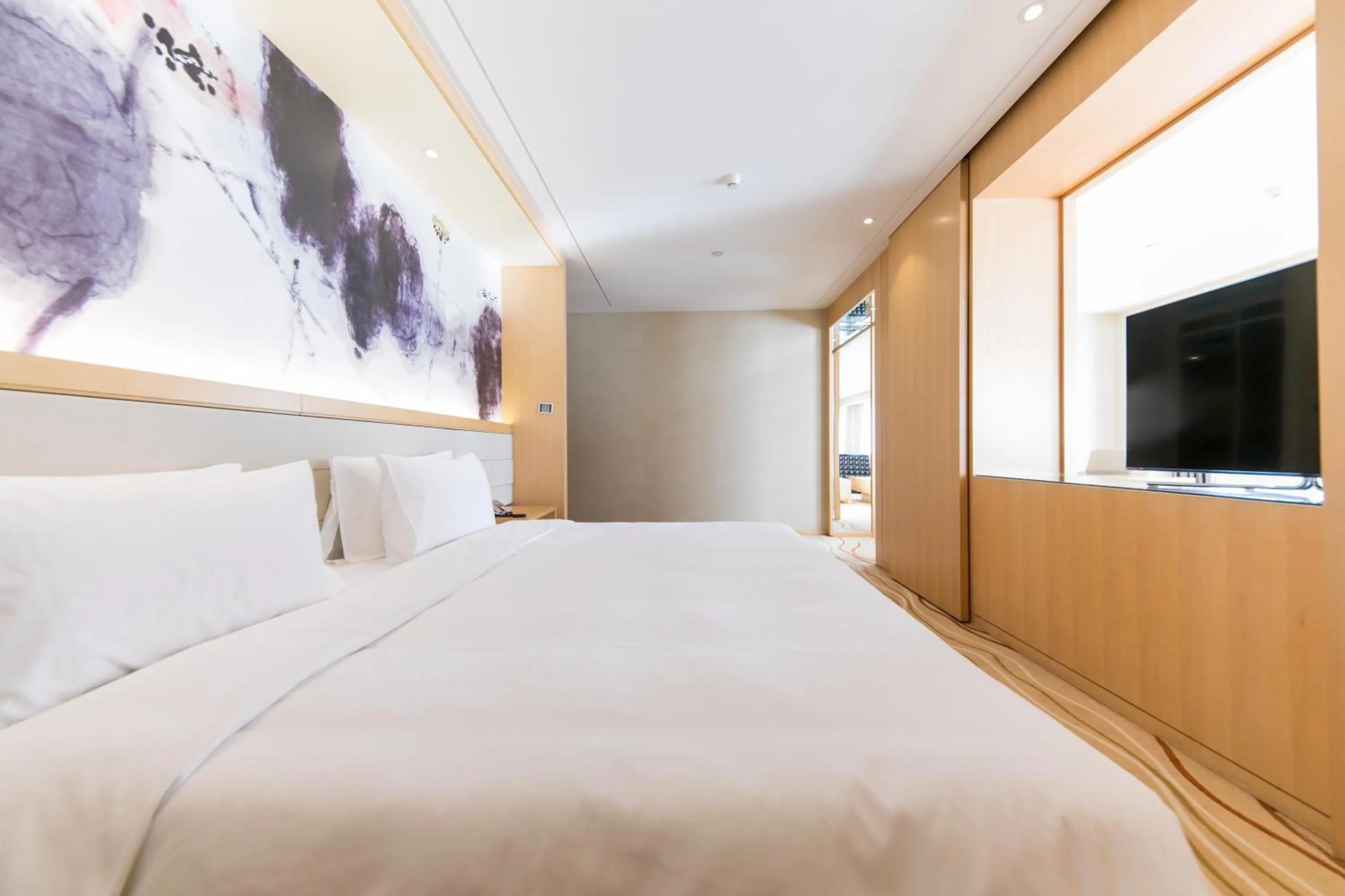 Bed in Mercure Beijing Chang An West