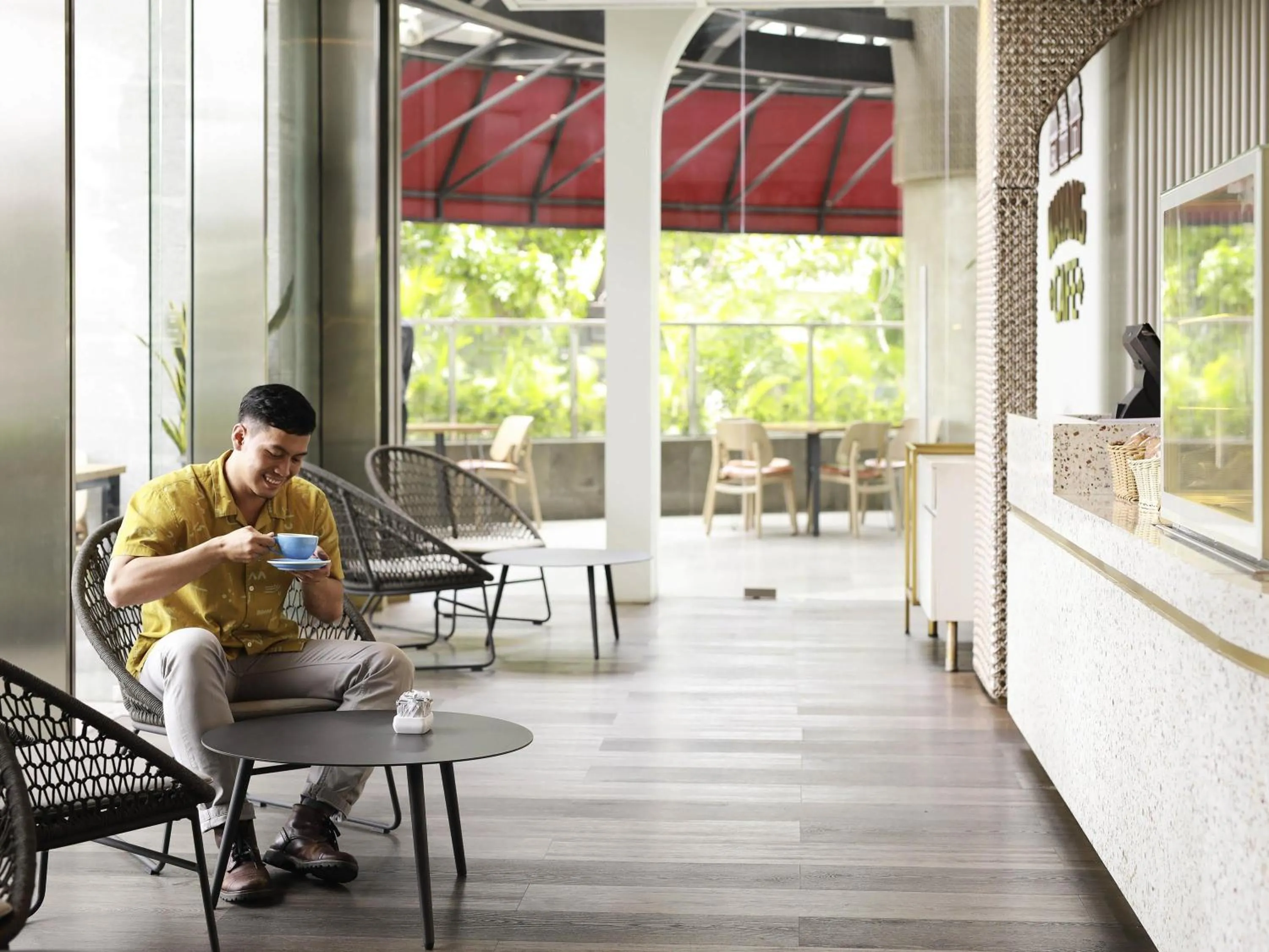 Restaurant/places to eat in Mercure Jakarta Gatot Subroto