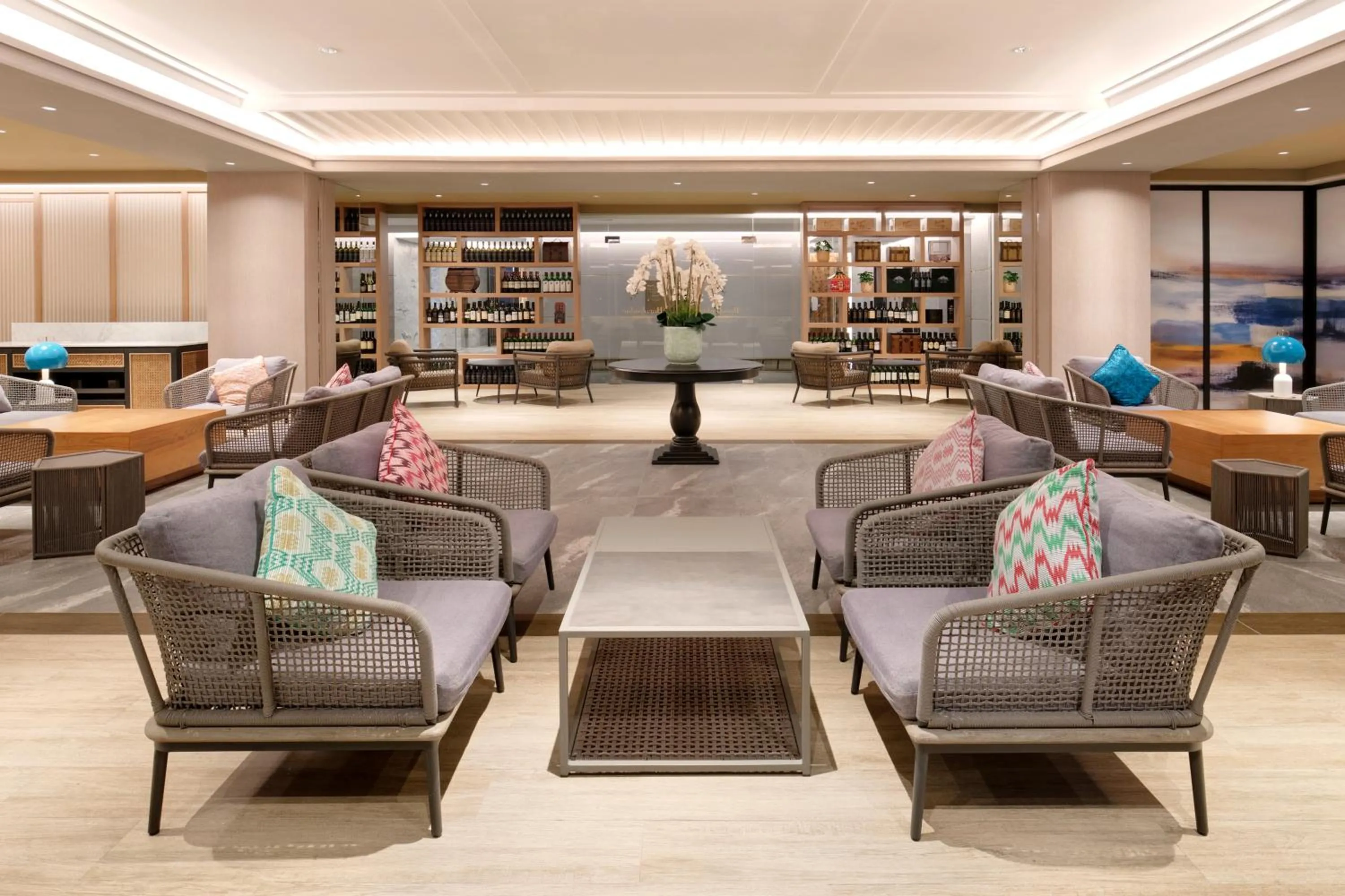 Restaurant/places to eat in Mercure Jakarta Gatot Subroto