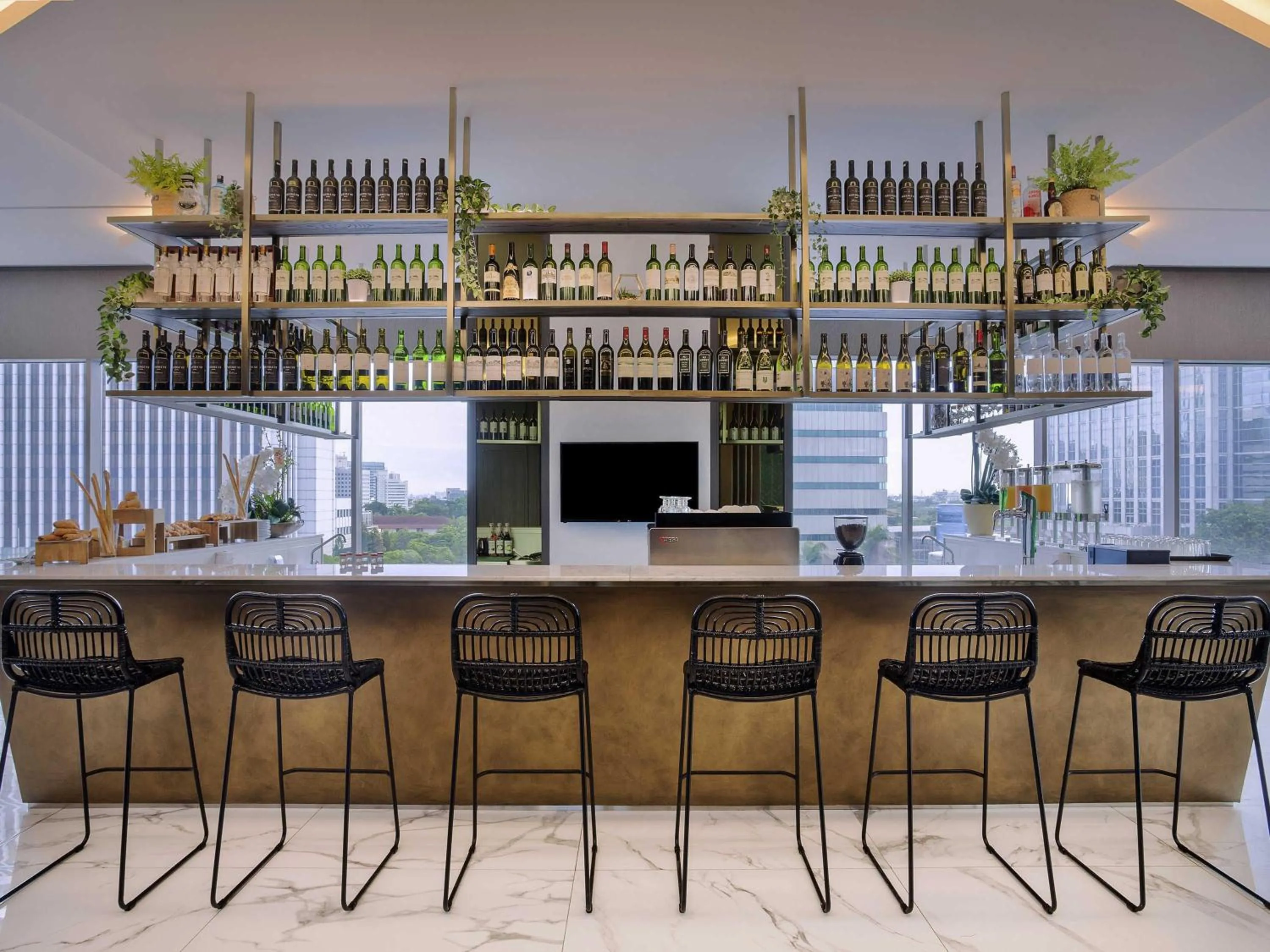 Lounge or bar in Mercure Jakarta Gatot Subroto