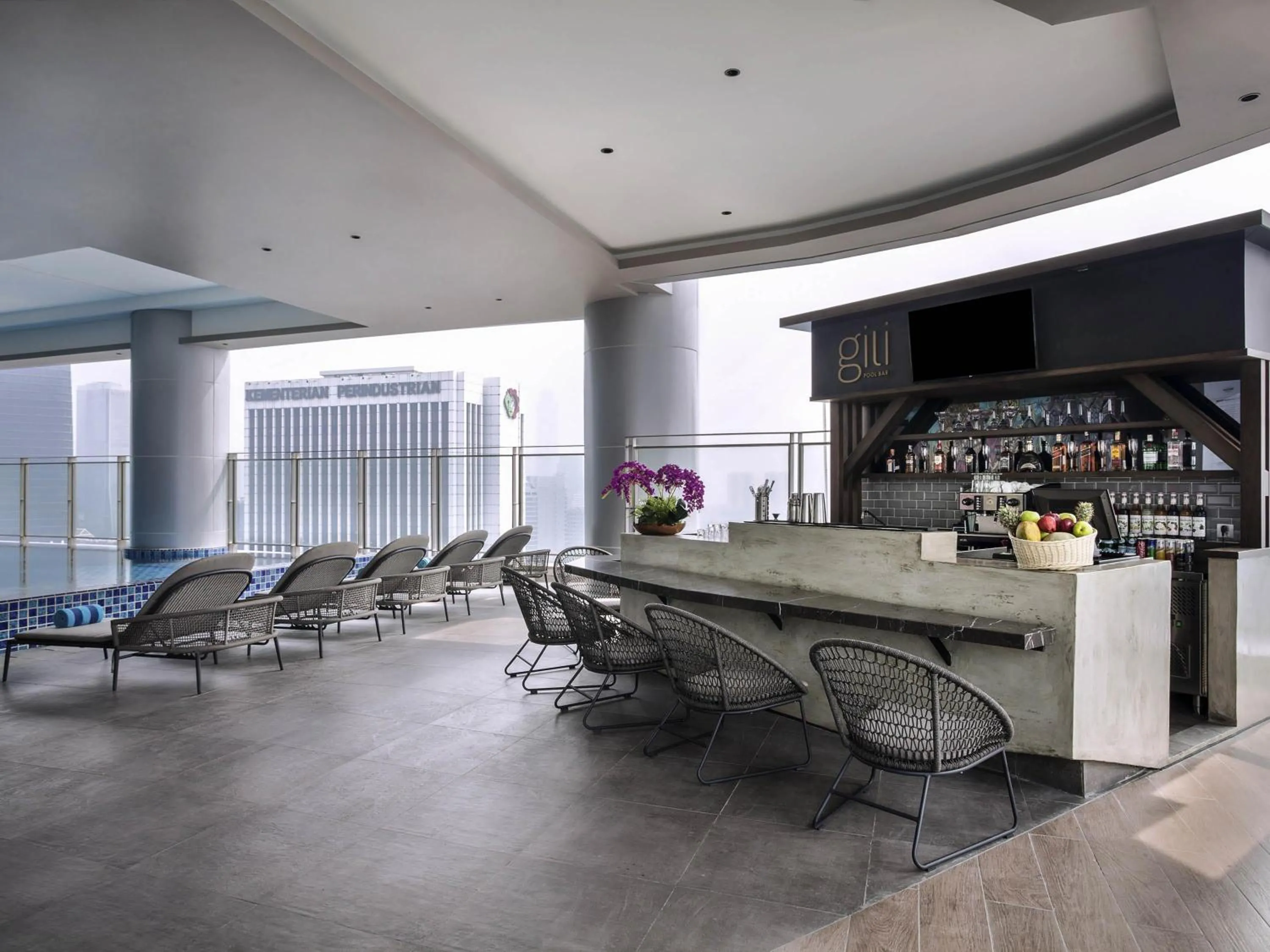 Lounge or bar in Mercure Jakarta Gatot Subroto