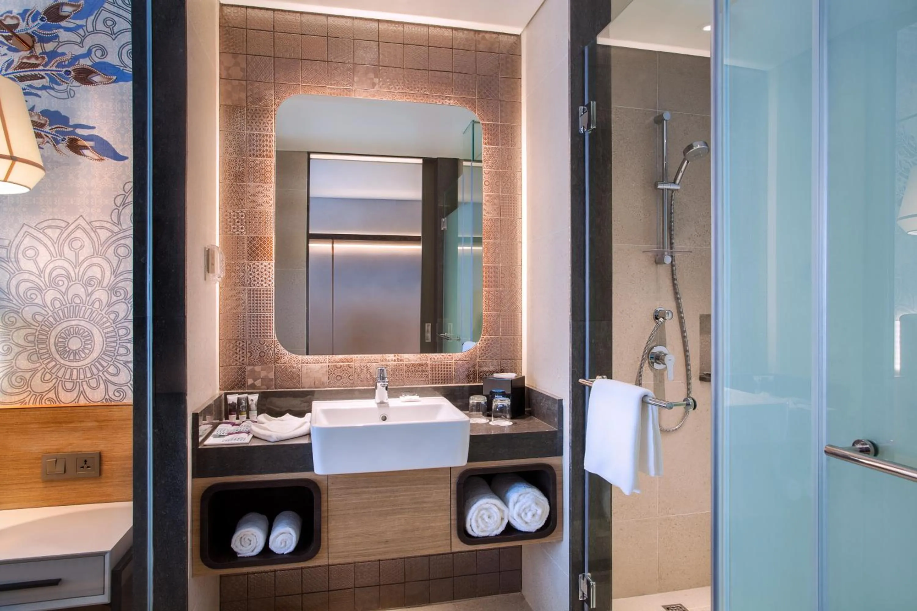 Bathroom in Mercure Jakarta Gatot Subroto