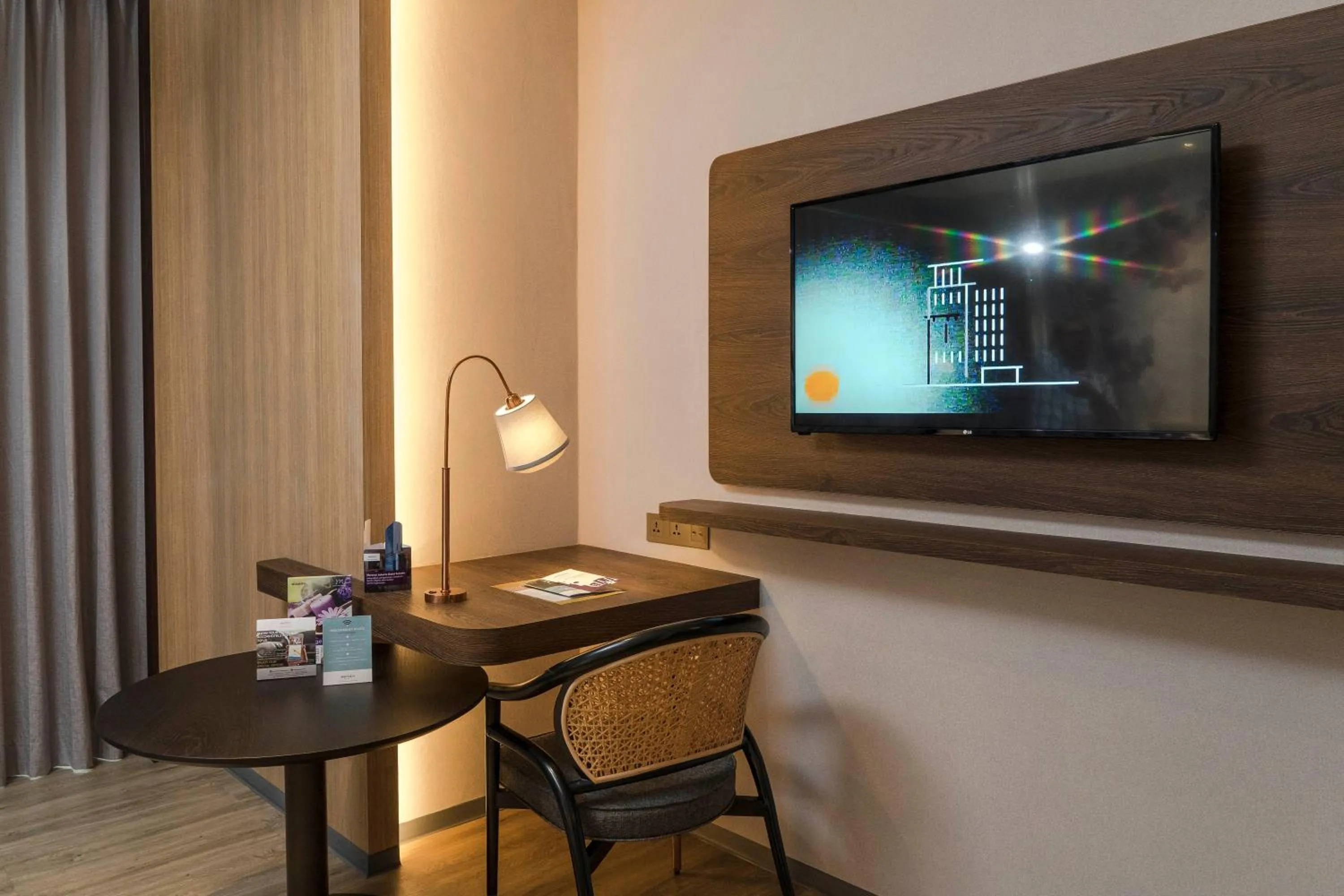 TV and multimedia in Mercure Jakarta Gatot Subroto