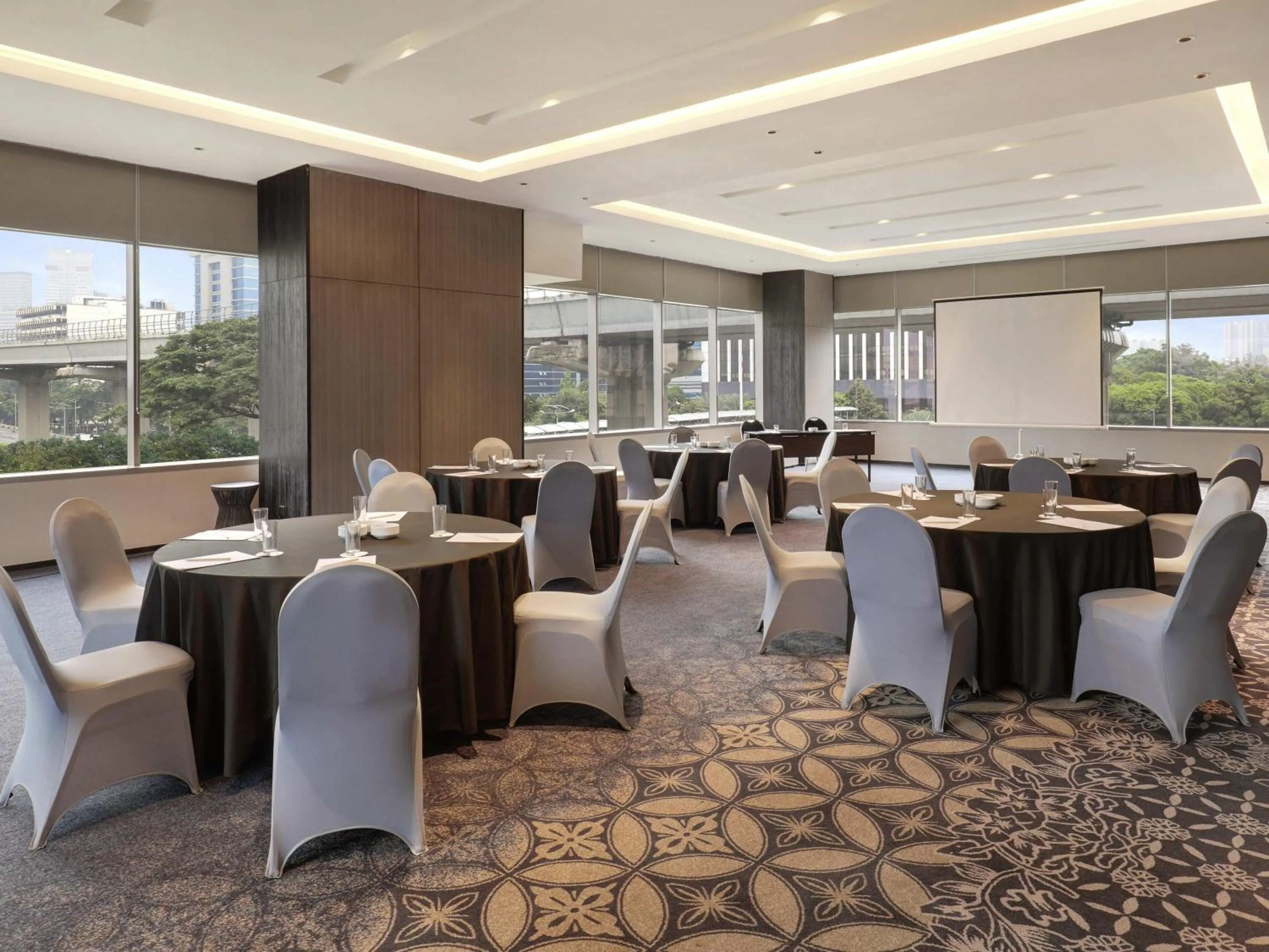 Meeting/conference room in Mercure Jakarta Gatot Subroto