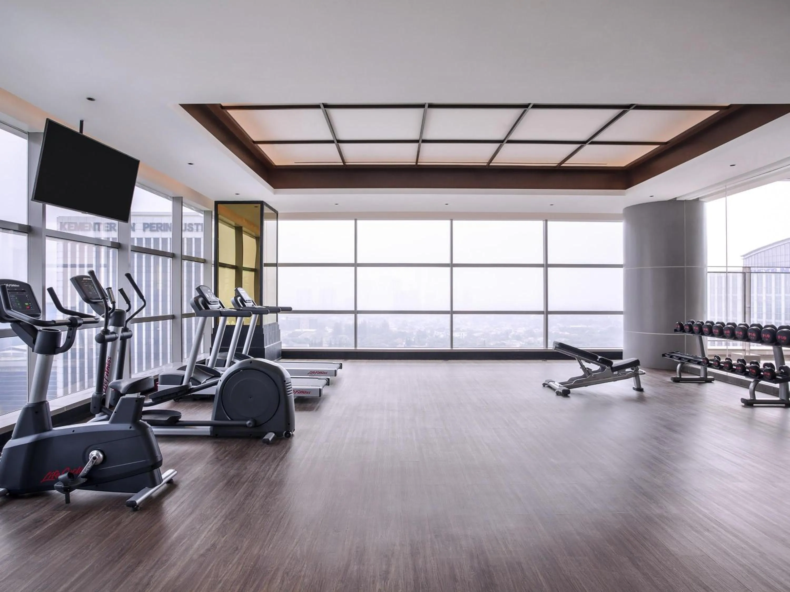 Fitness centre/facilities in Mercure Jakarta Gatot Subroto