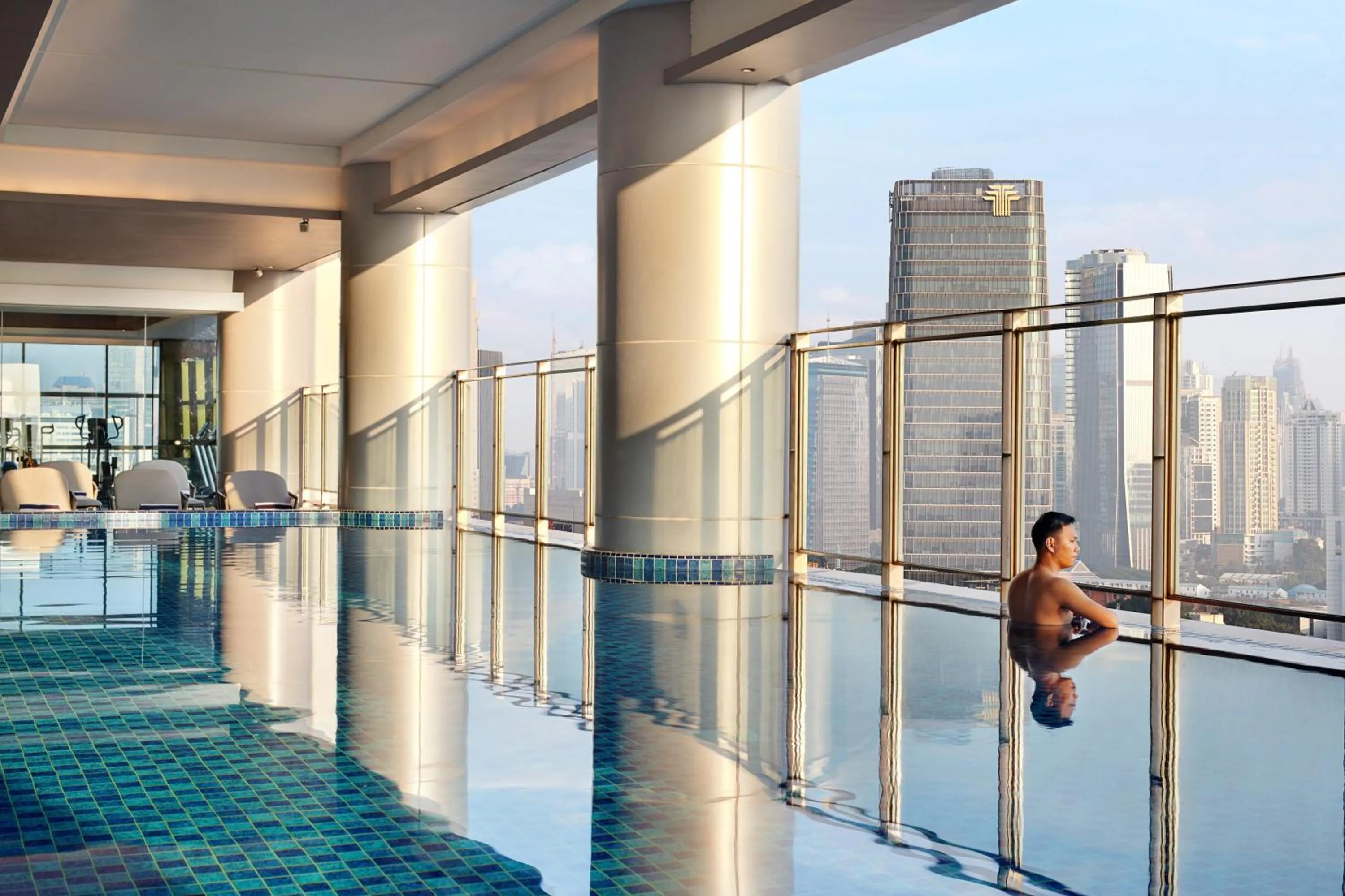 Swimming pool in Mercure Jakarta Gatot Subroto