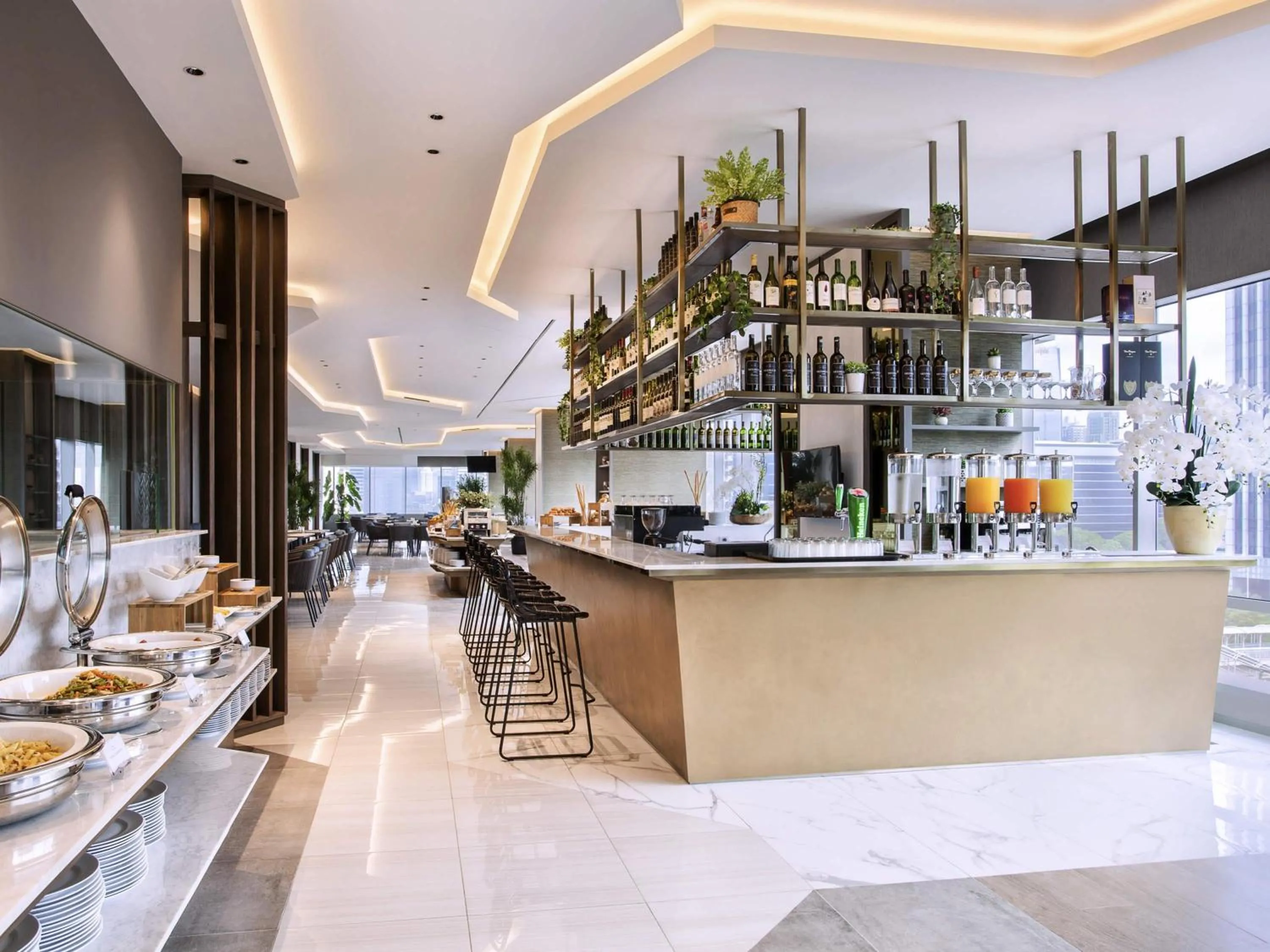Restaurant/places to eat in Mercure Jakarta Gatot Subroto
