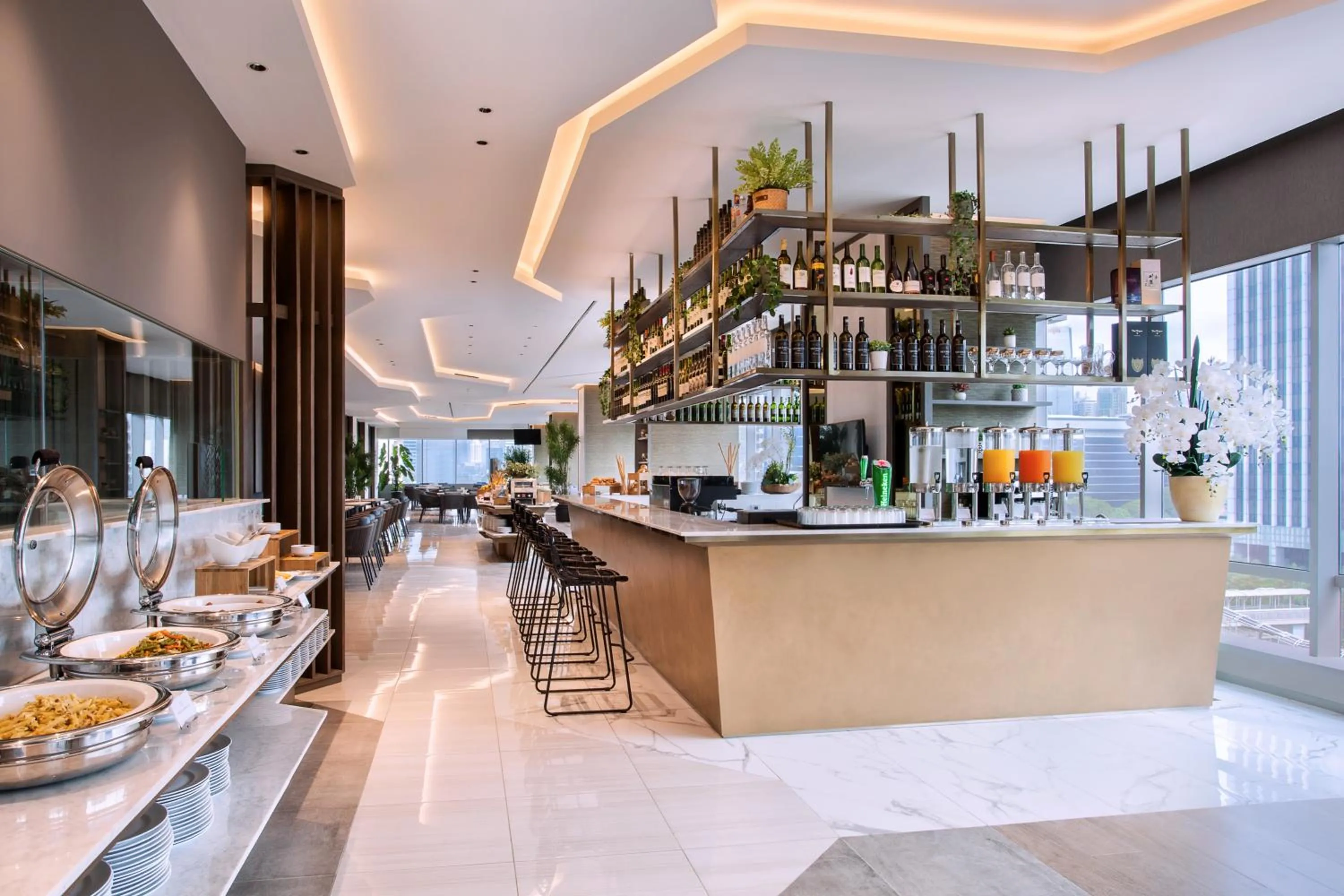 Restaurant/places to eat in Mercure Jakarta Gatot Subroto