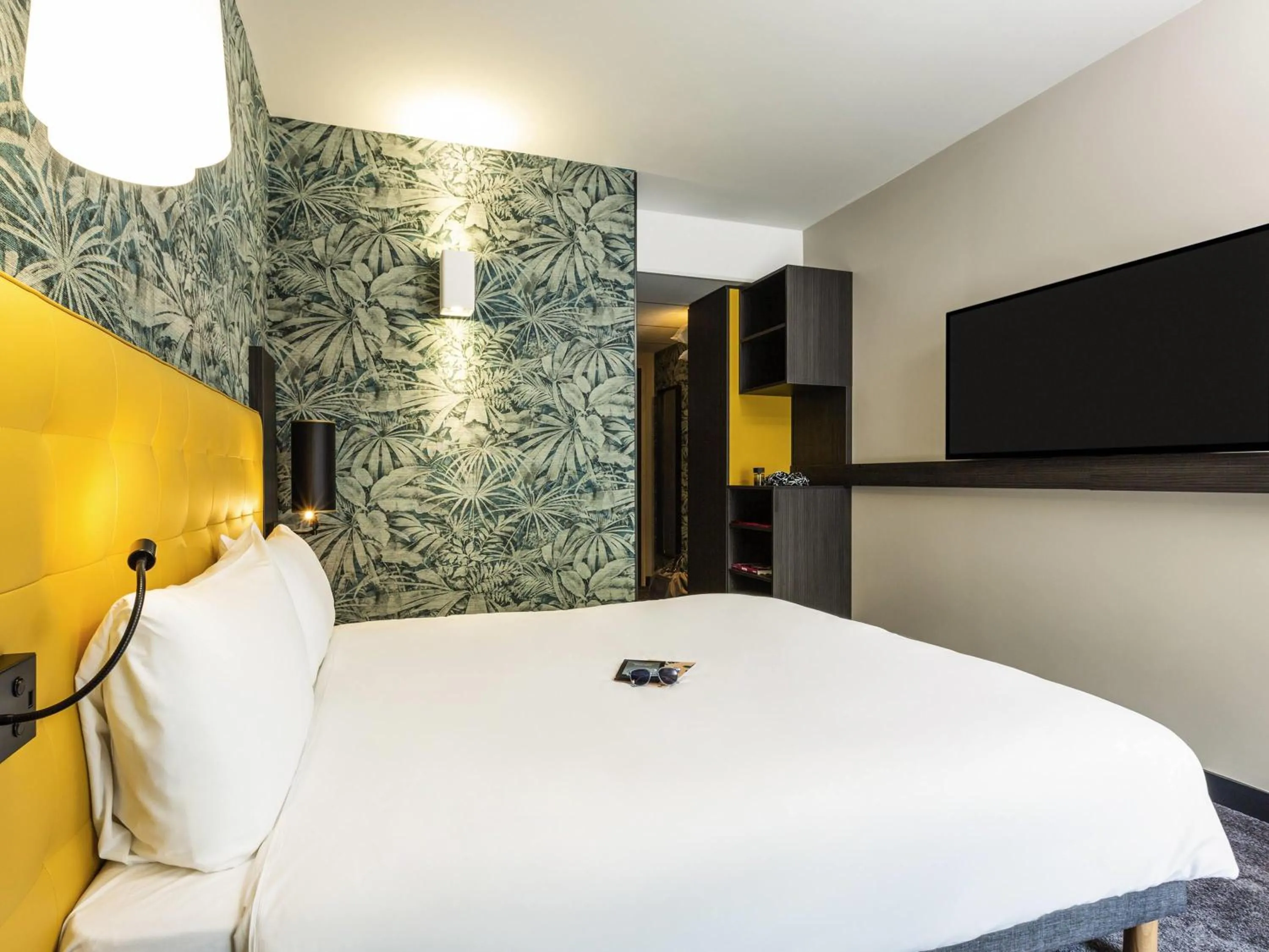 Bedroom, Bed in ibis Styles Puteaux Paris La Defense