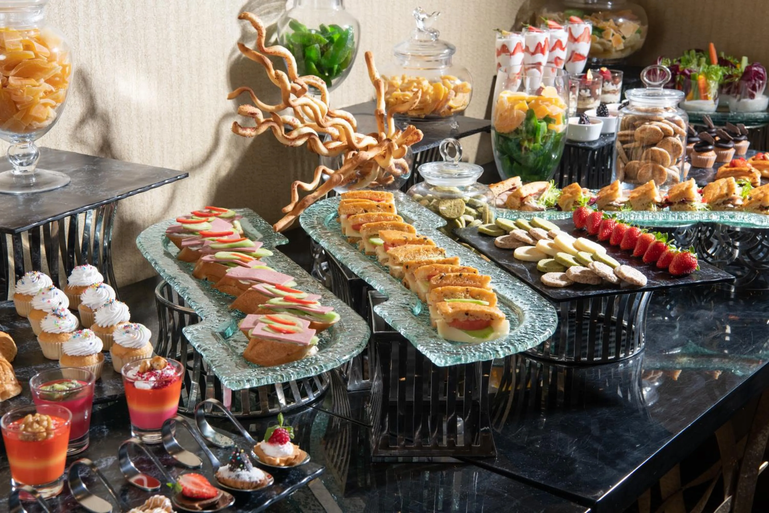 Restaurant/places to eat in Copthorne Makkah Al Naseem