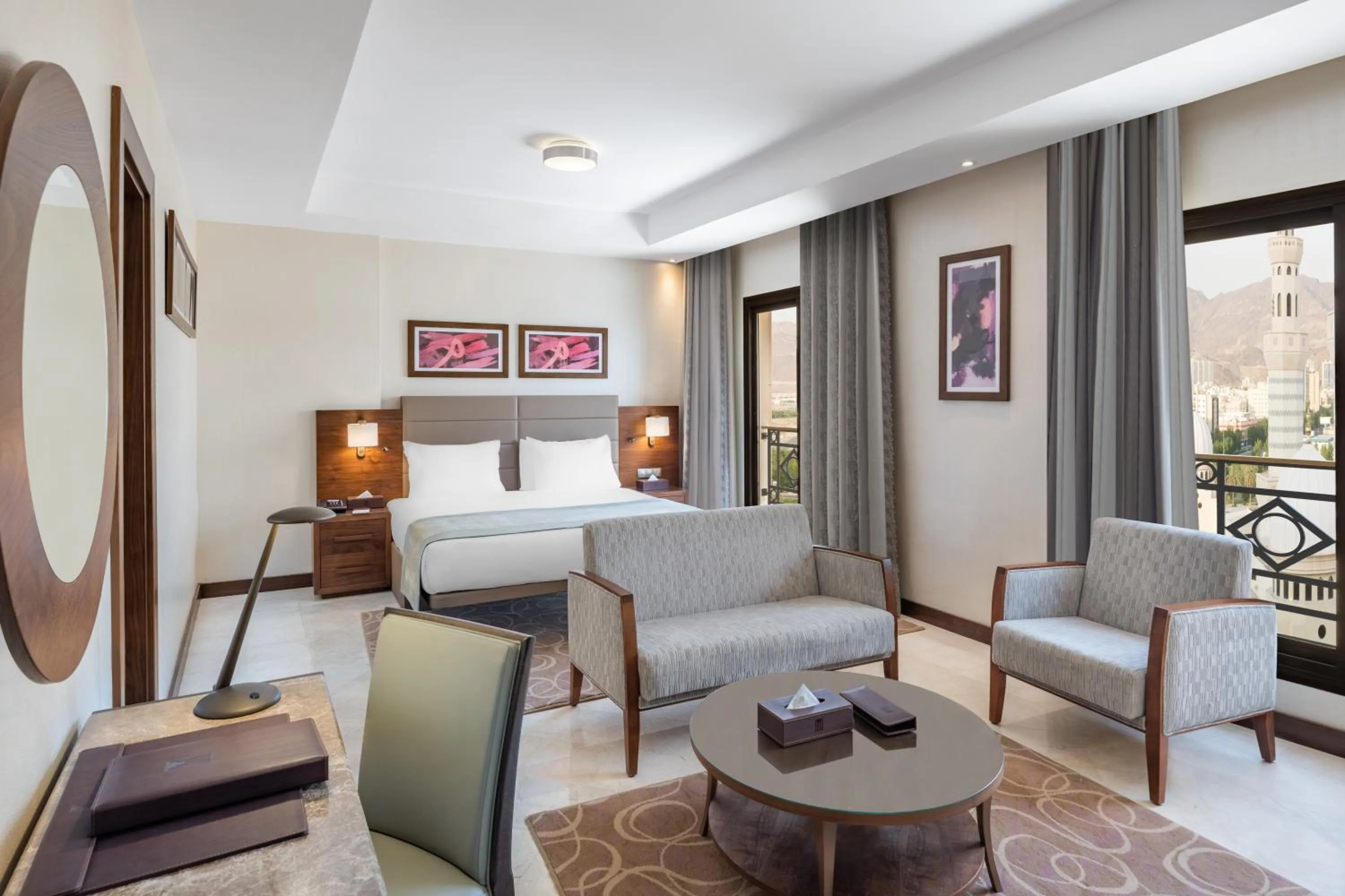 Photo of the whole room in Copthorne Makkah Al Naseem