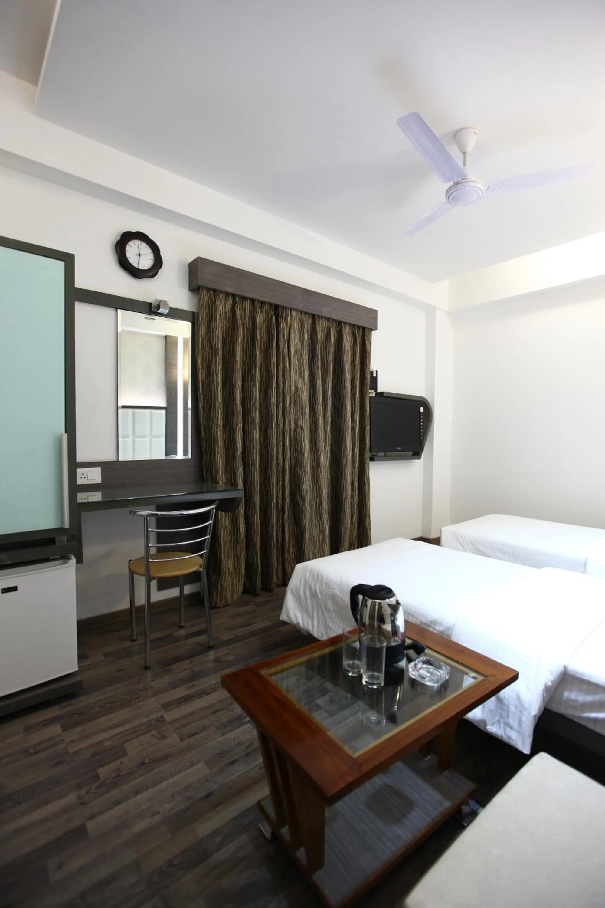 Photo of the whole room, Bed in Atithi The Hotel