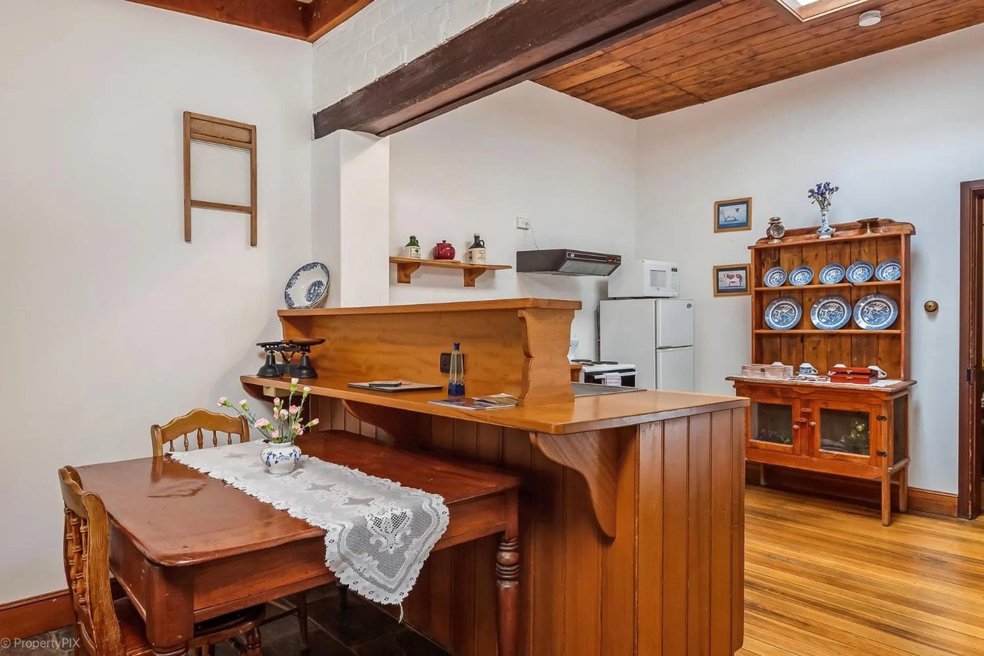 BRIDGE COTTAGES Sargeants & Armoury Cottages 1823 - HISTORY & CHARM