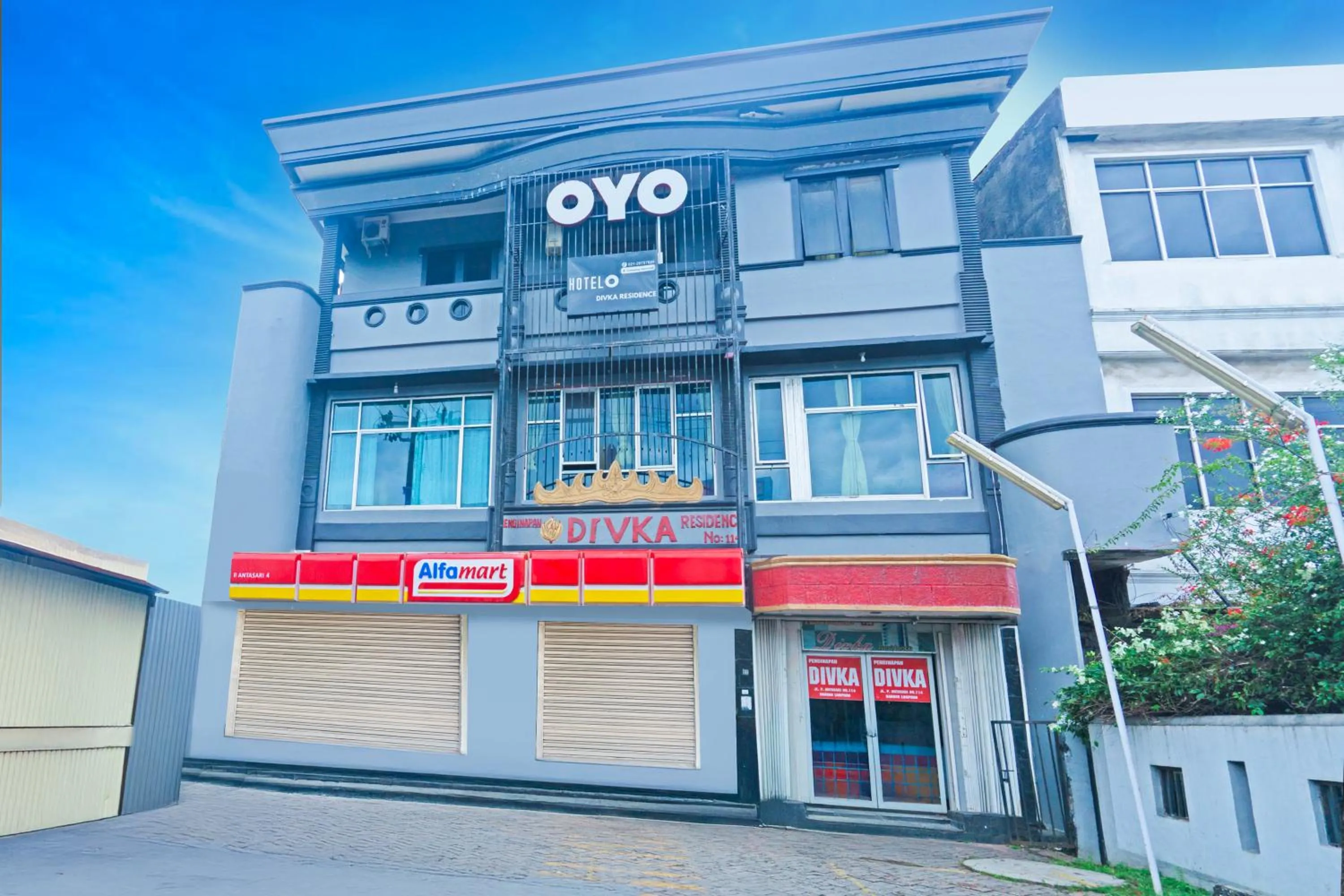 Facade/entrance in Hotel O Bandar Lampung Near Teropong Kota Bukit Cindy Formerly Divka Residence