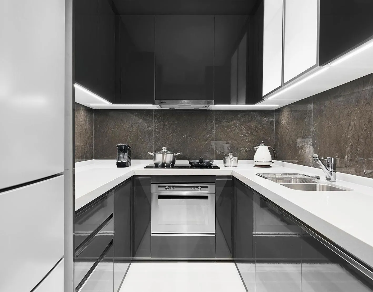 Kitchen or kitchenette in Oakwood Apartments Sanya