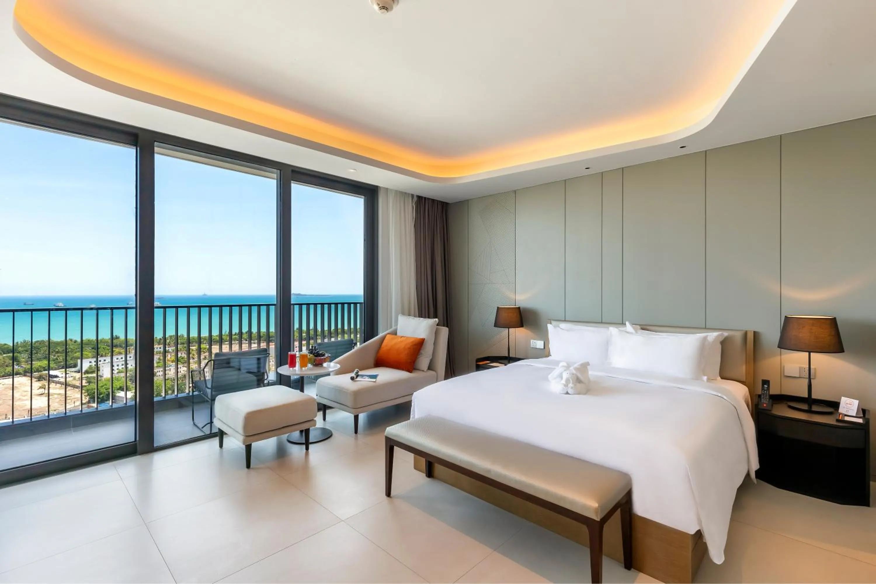 Bedroom, Bed in Oakwood Apartments Sanya