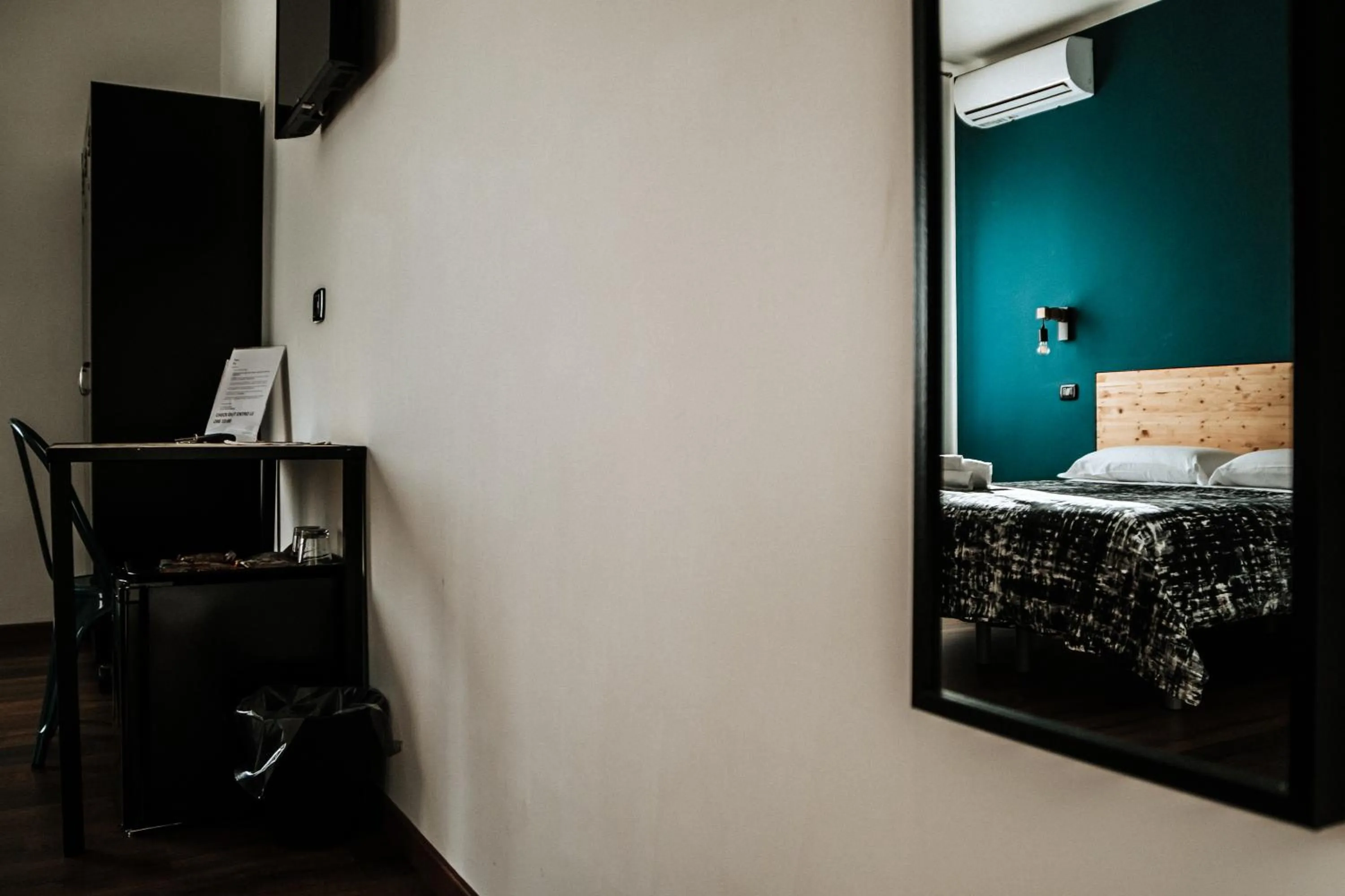 Photo of the whole room, Bed in TRAVEL STATION Bedandbreakfast