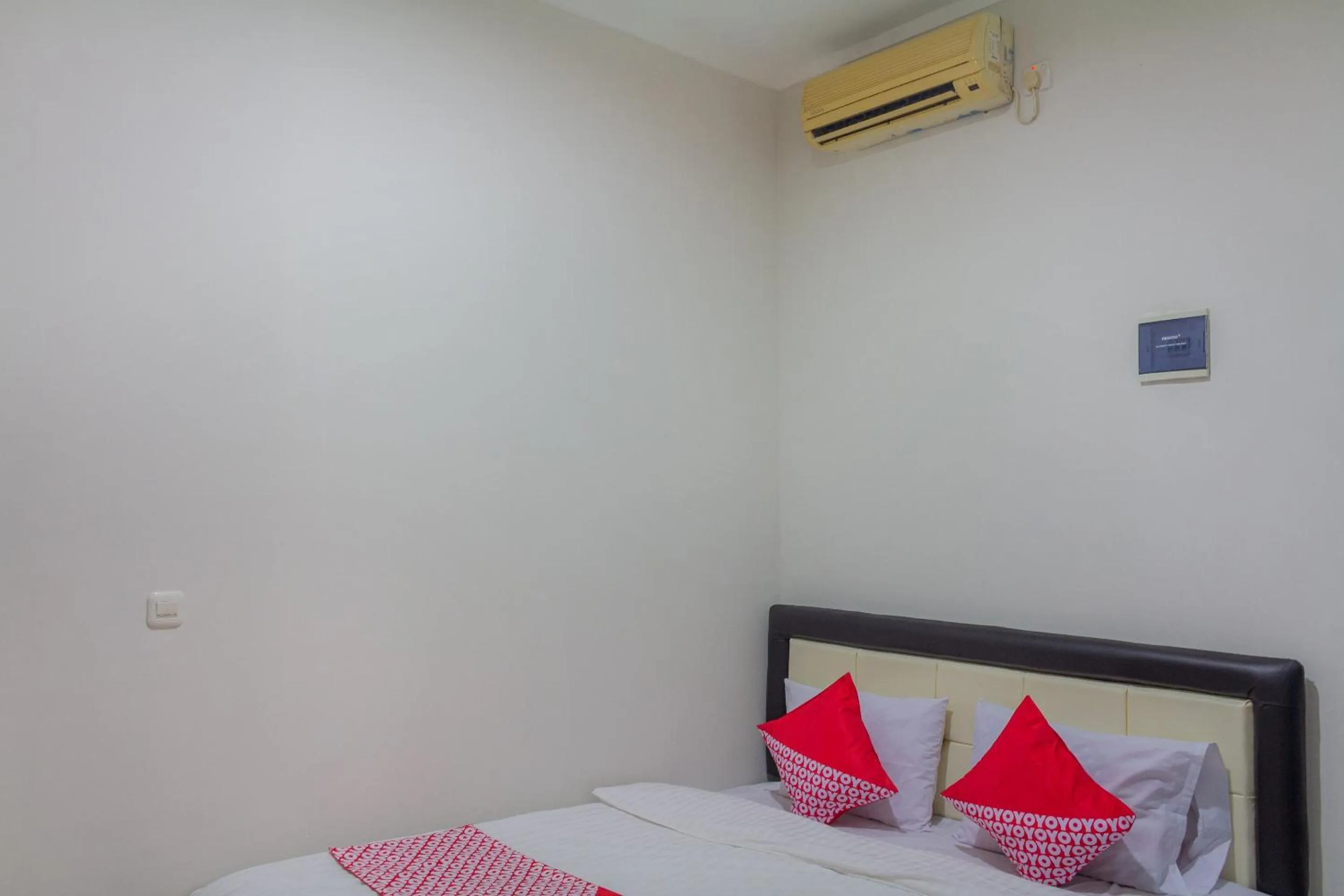 Bedroom, Bed in Hotel O 77 Guesthouse