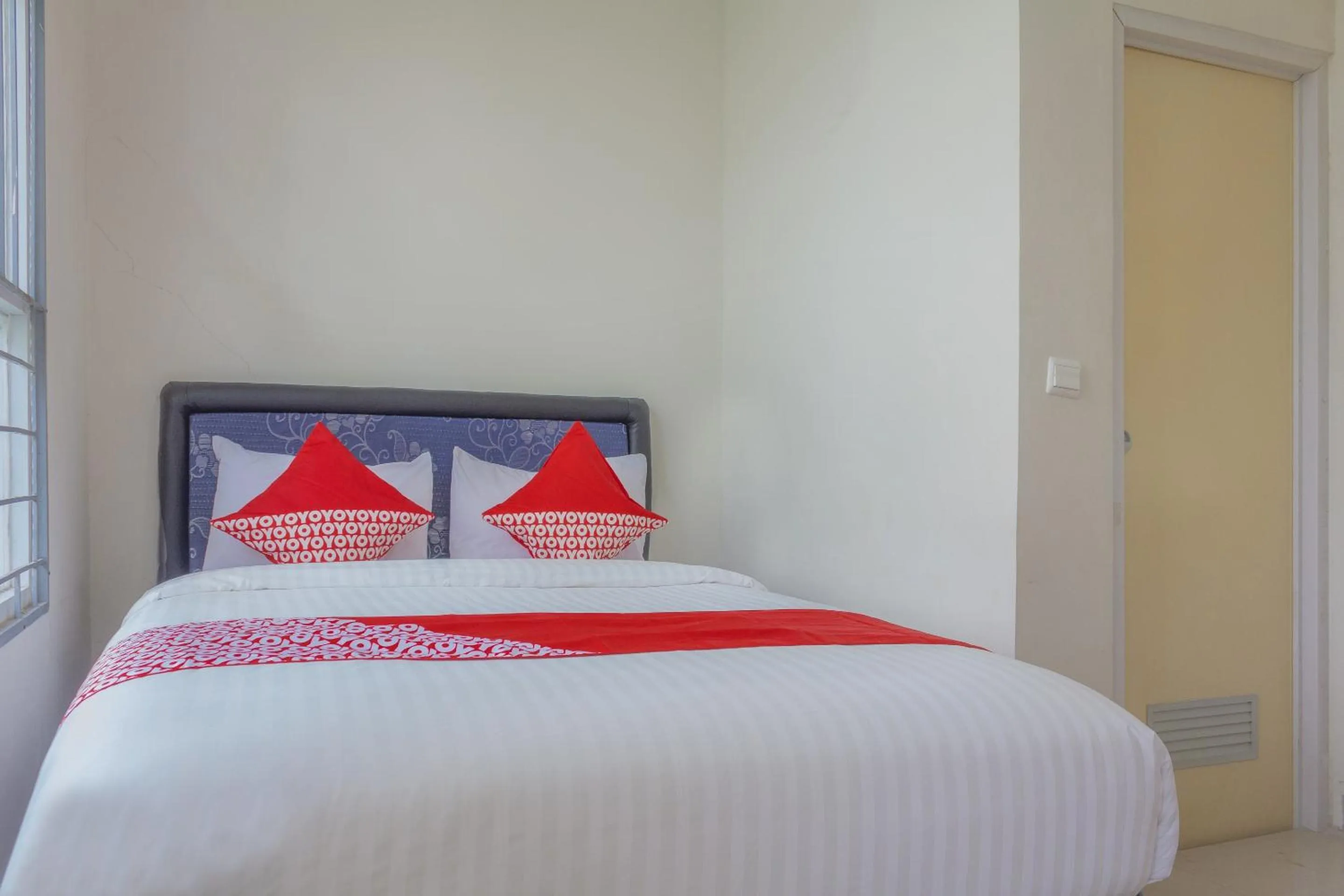 Bedroom, Bed in Hotel O 77 Guesthouse