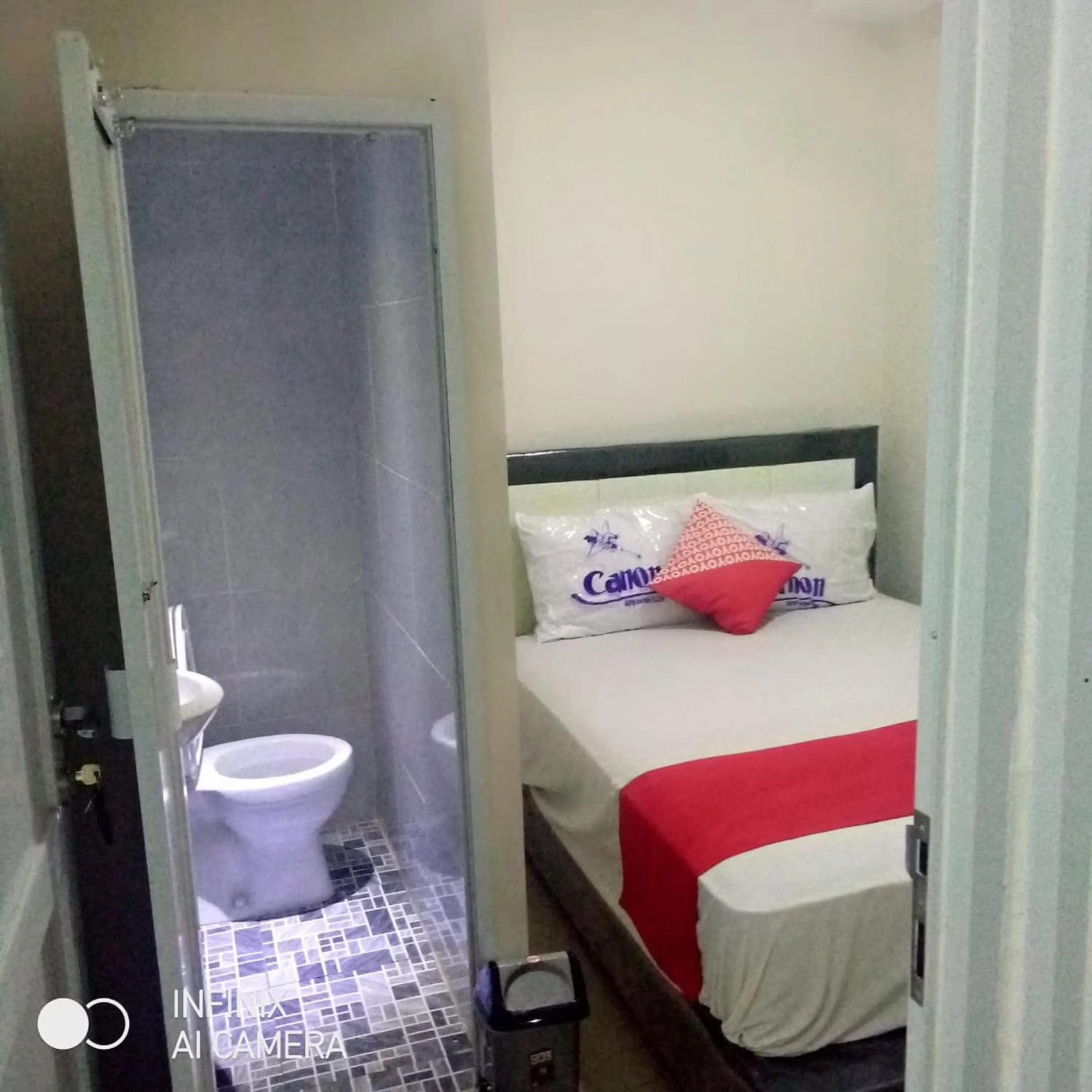 Bathroom, Bed in Hotel O 77 Guesthouse