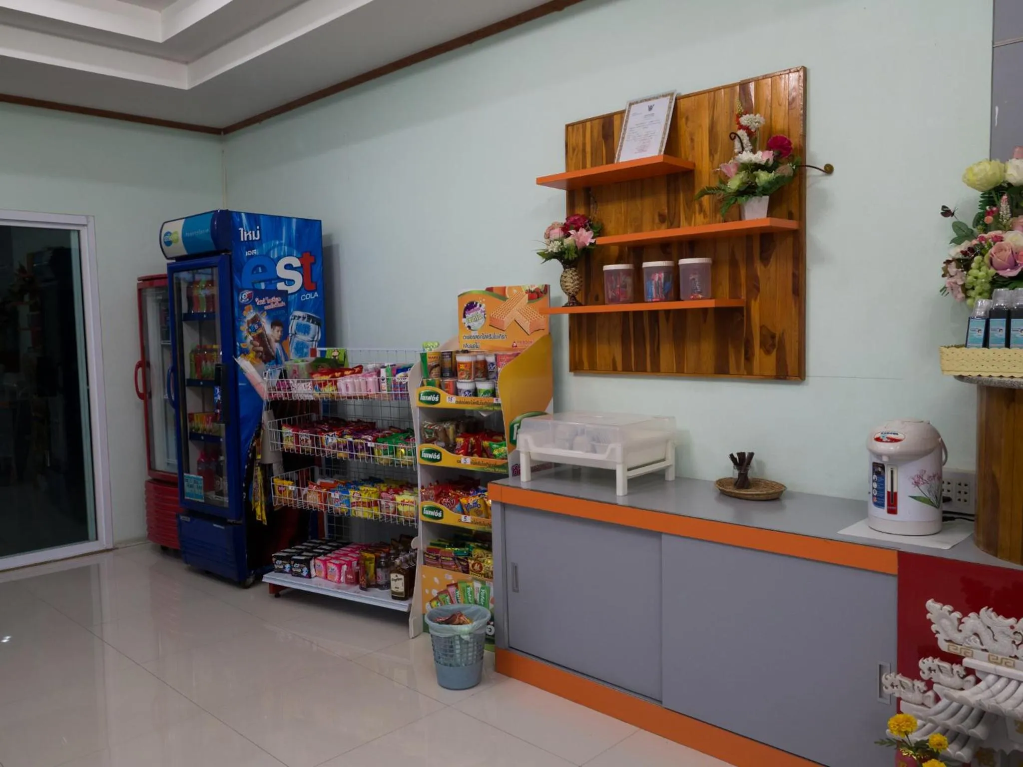 On-site shops in A Nice Resort