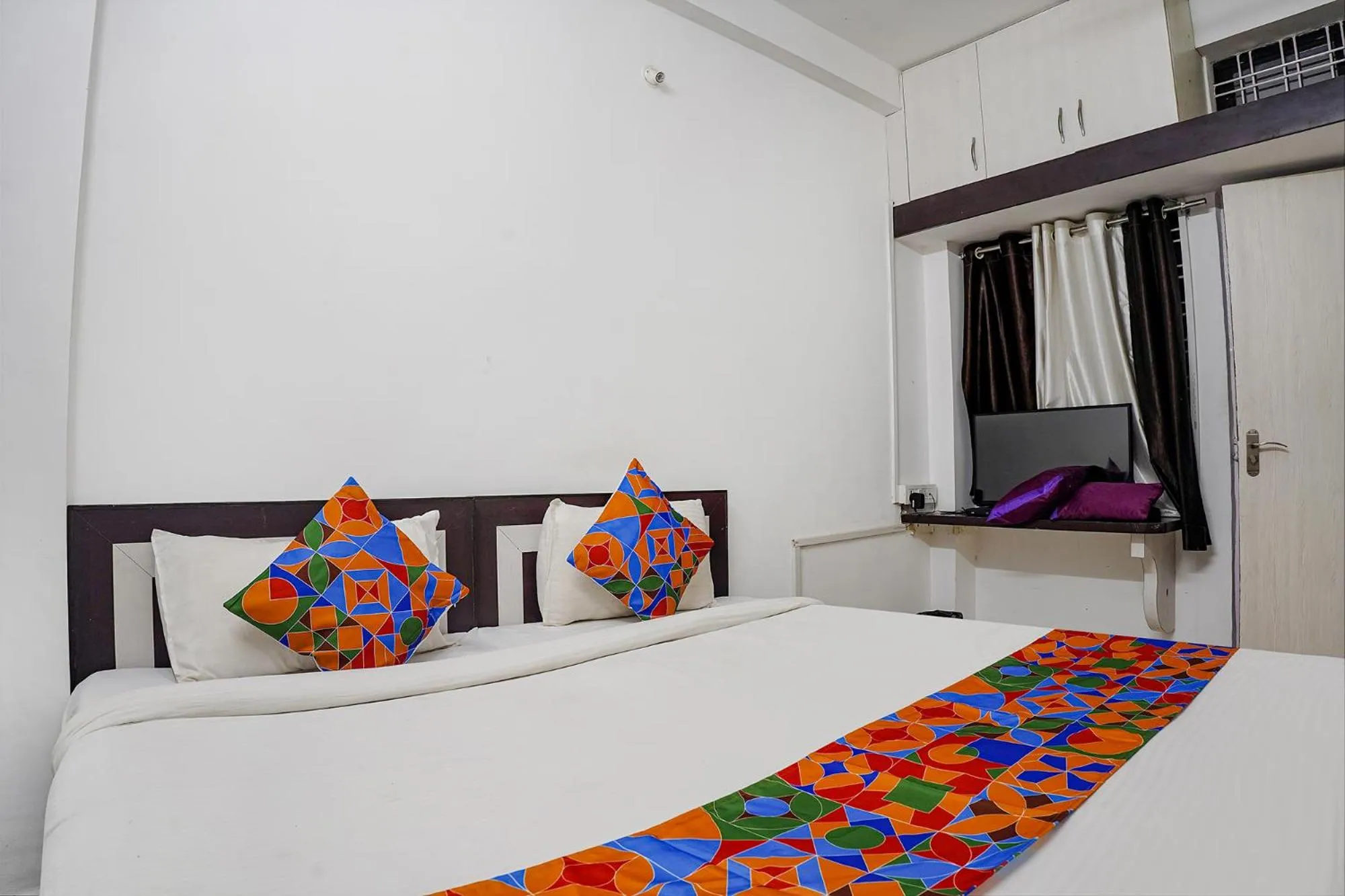 Bed in FabHotel The Vinayak