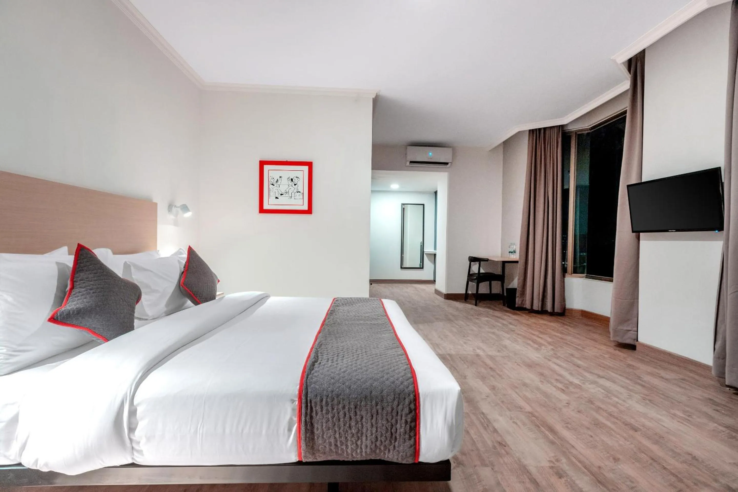 Bedroom, Bed in Super OYO Townhouse 2 Hotel Gunung Sahari