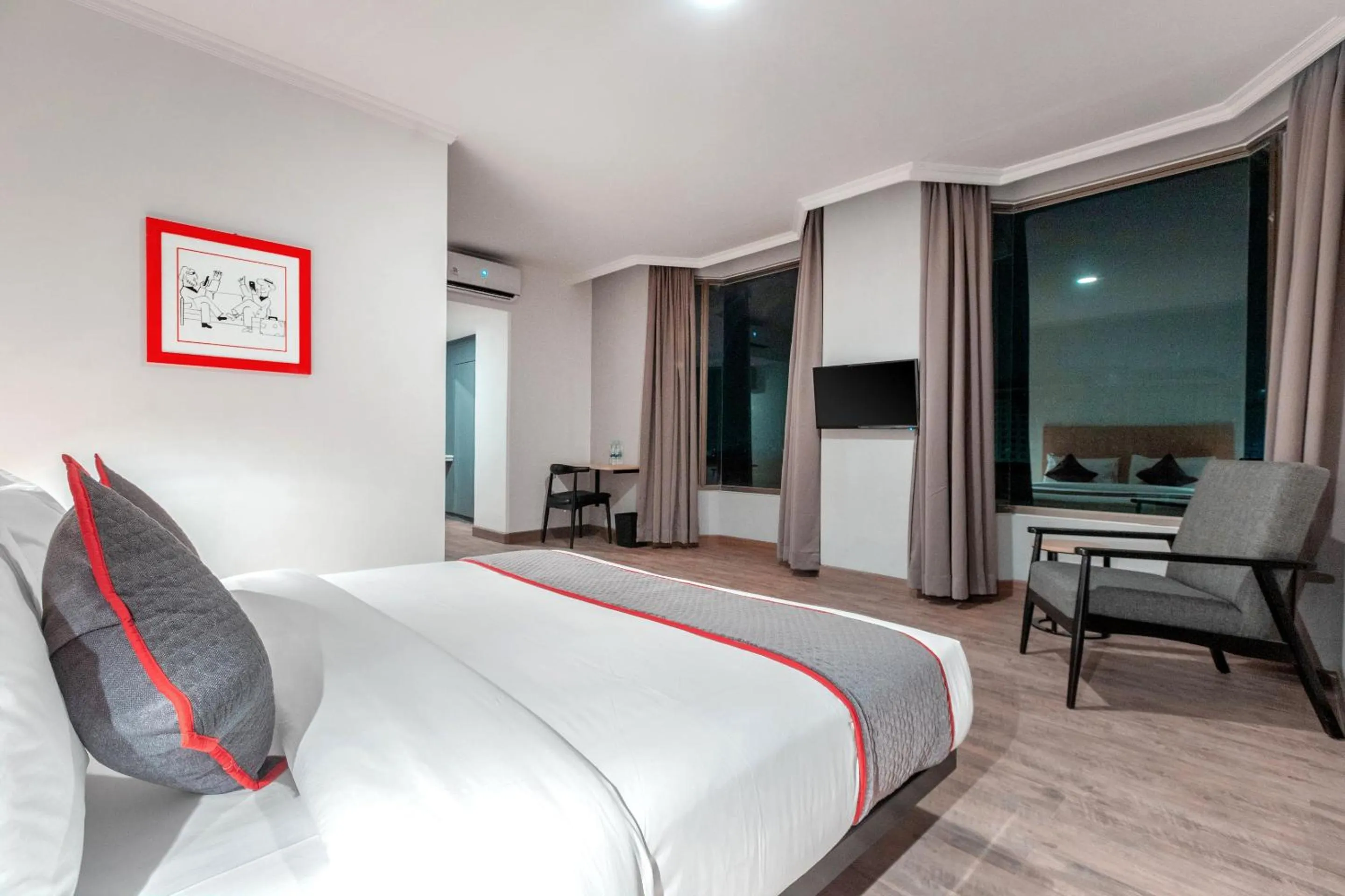 Bedroom, Bed in Super OYO Townhouse 2 Hotel Gunung Sahari