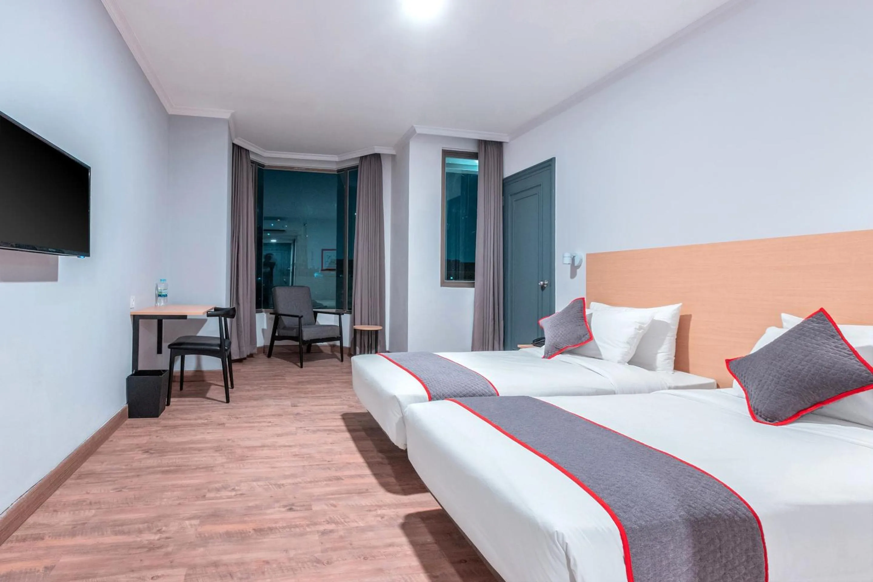 Bedroom, Bed in Super OYO Townhouse 2 Hotel Gunung Sahari