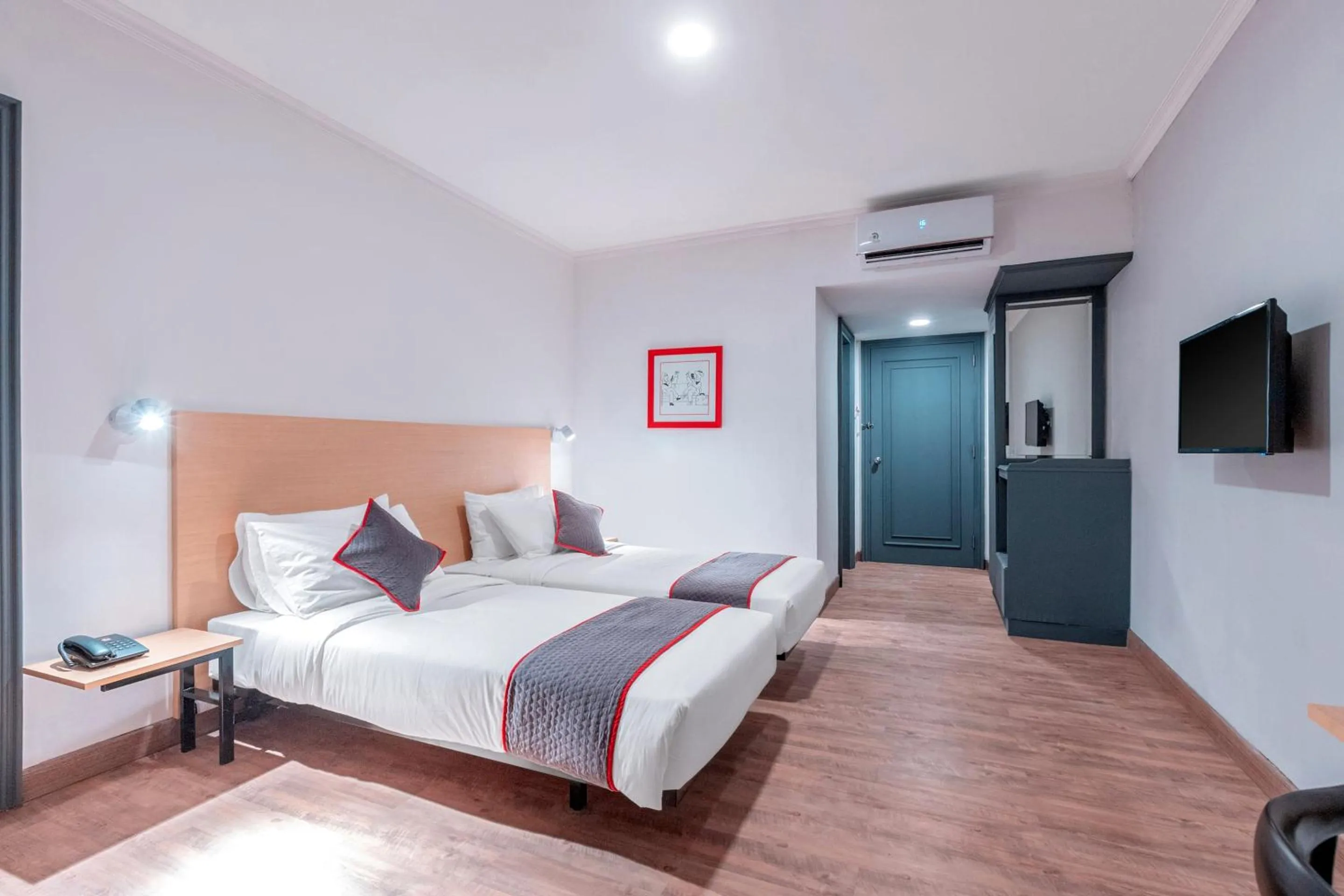 Bedroom, Bed in Super OYO Townhouse 2 Hotel Gunung Sahari