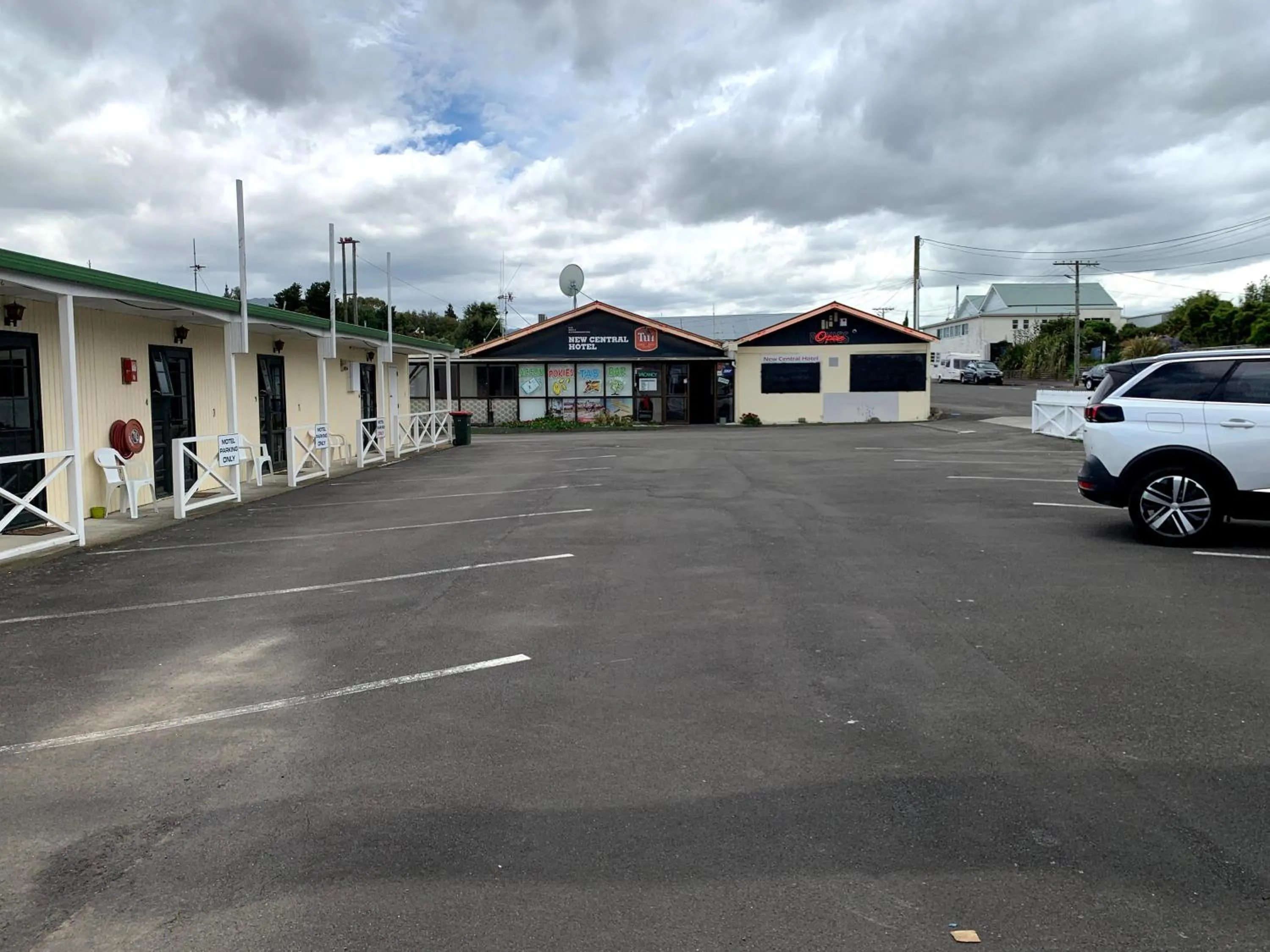 Property building in New Central Hotel Woodville