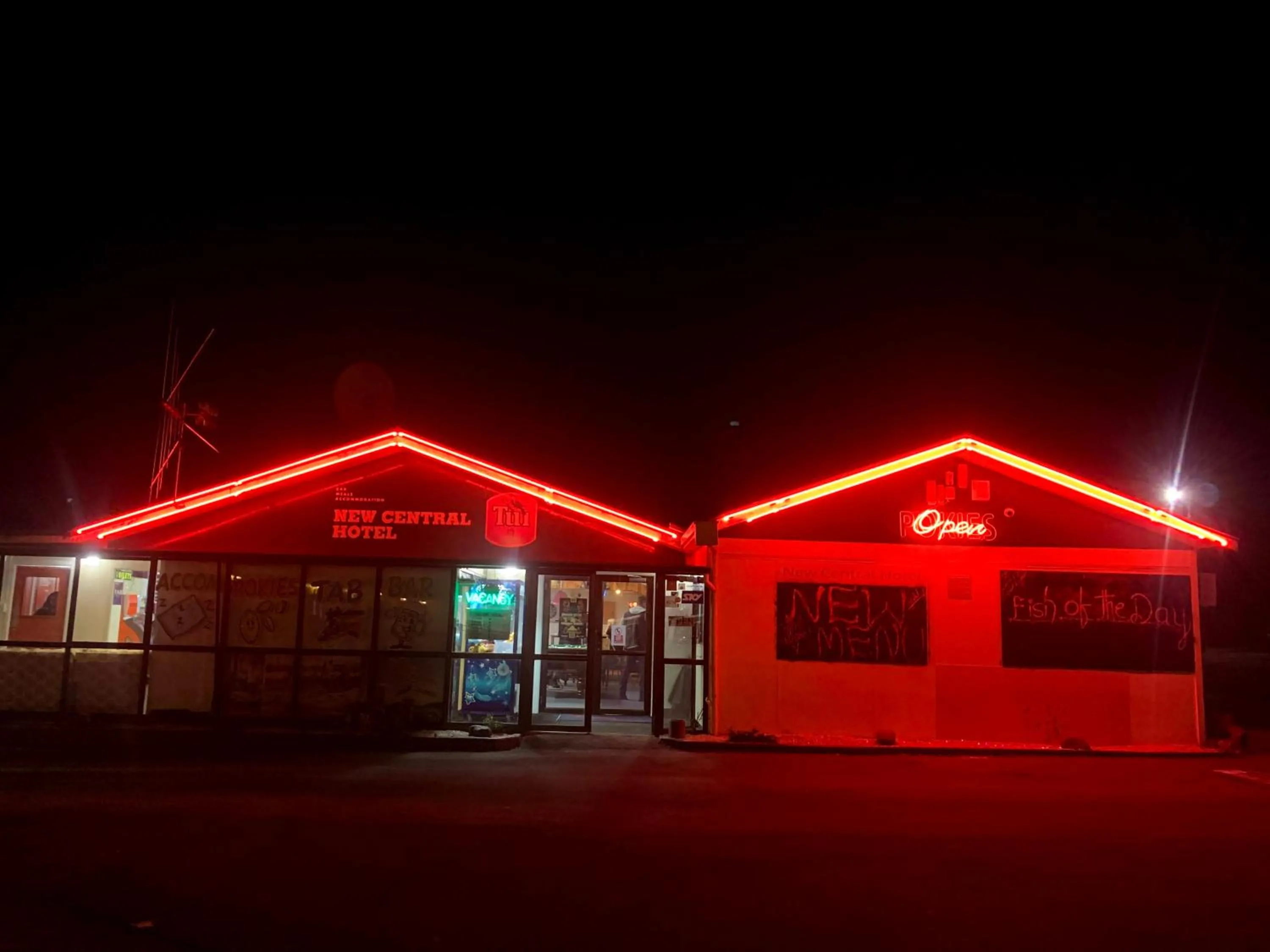 Property building in New Central Hotel Woodville