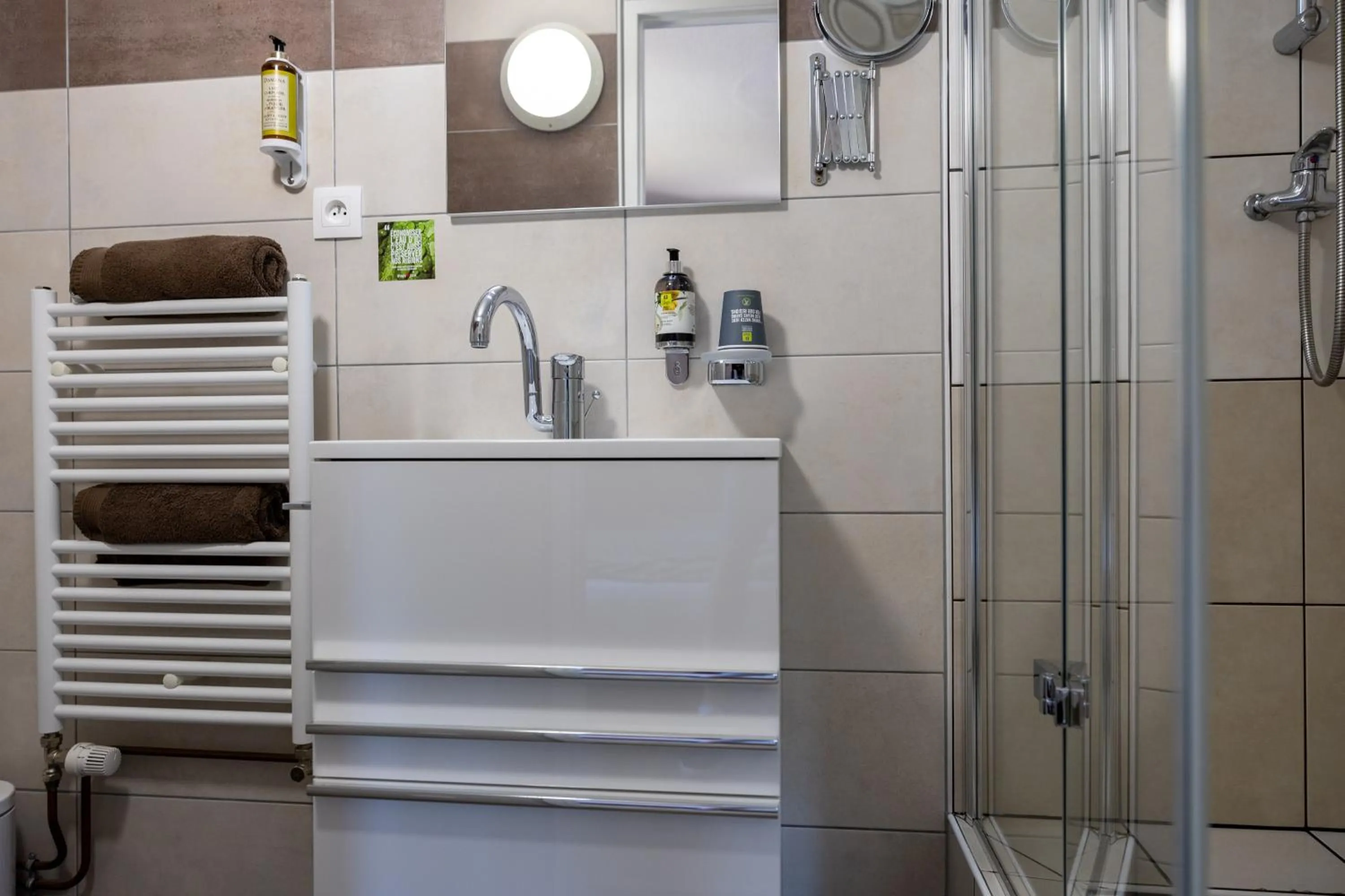 Bathroom in Le Bouton d'Or