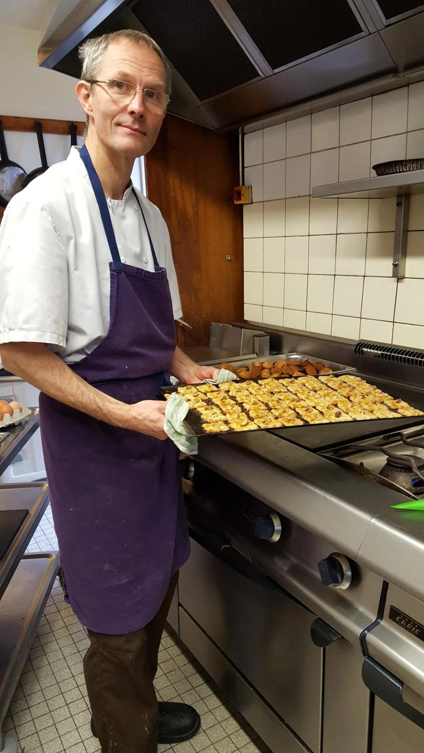 Staff in Le Bouton d'Or