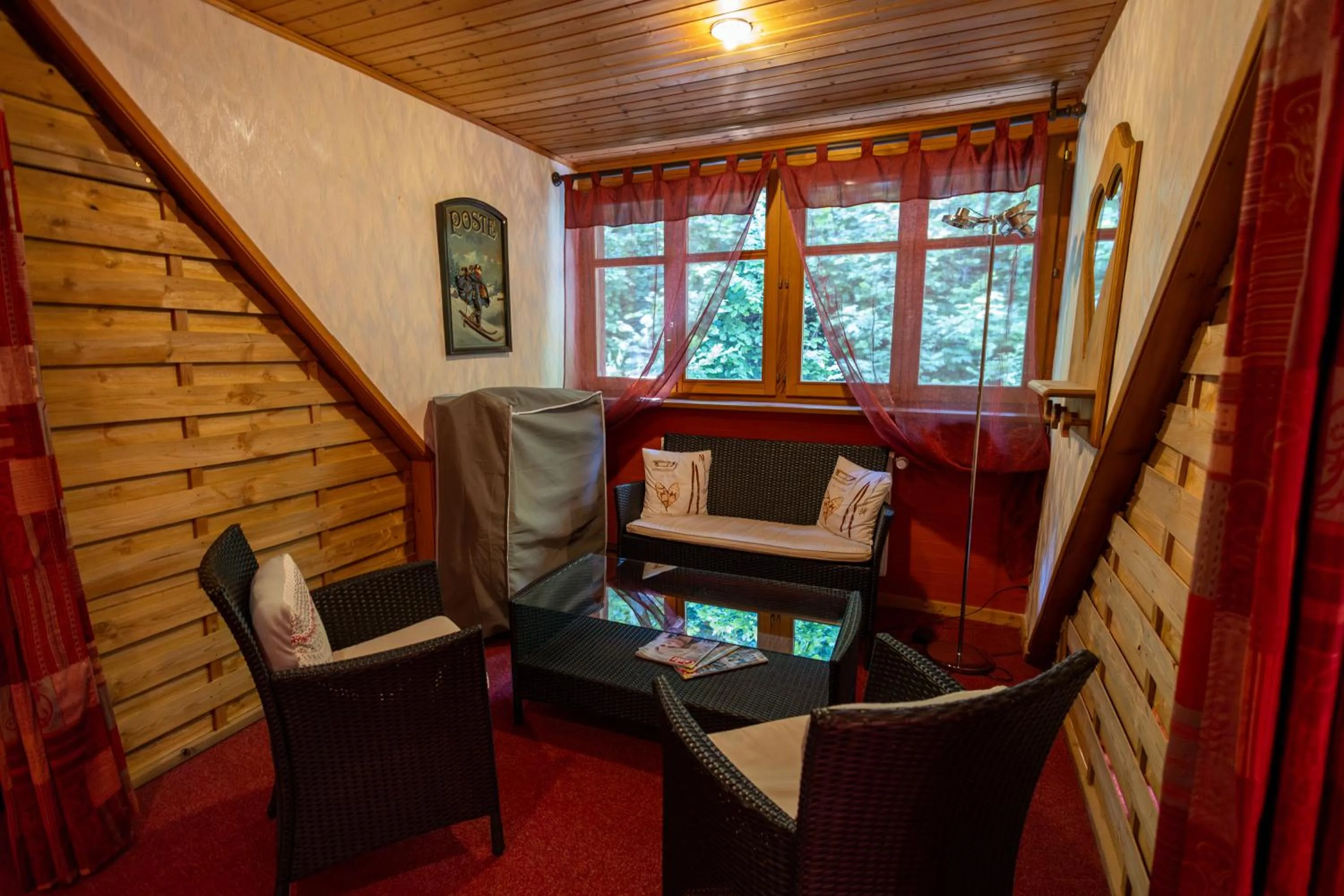 Seating area in Le Bouton d'Or