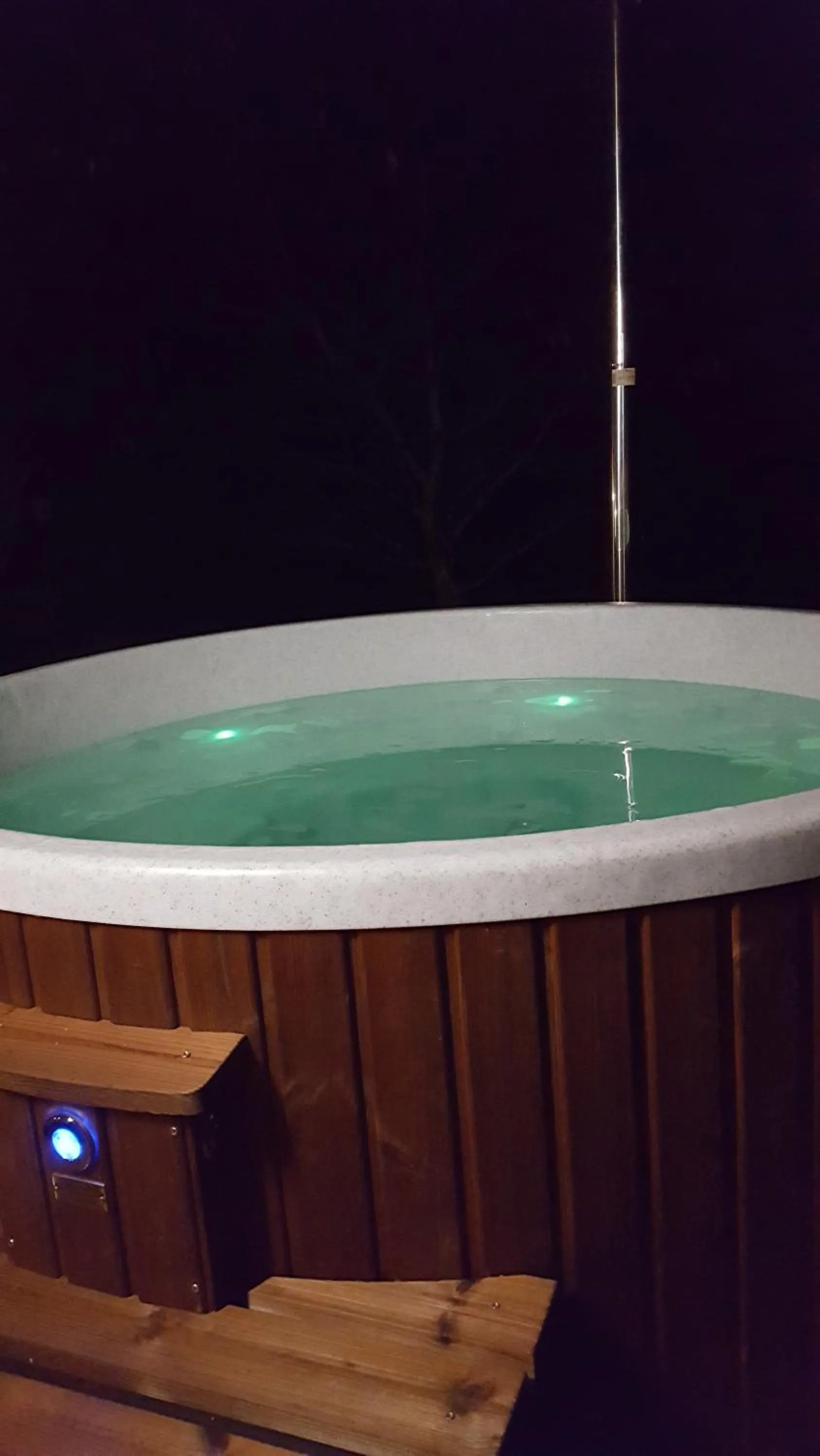 Hot Tub in Le Bouton d'Or
