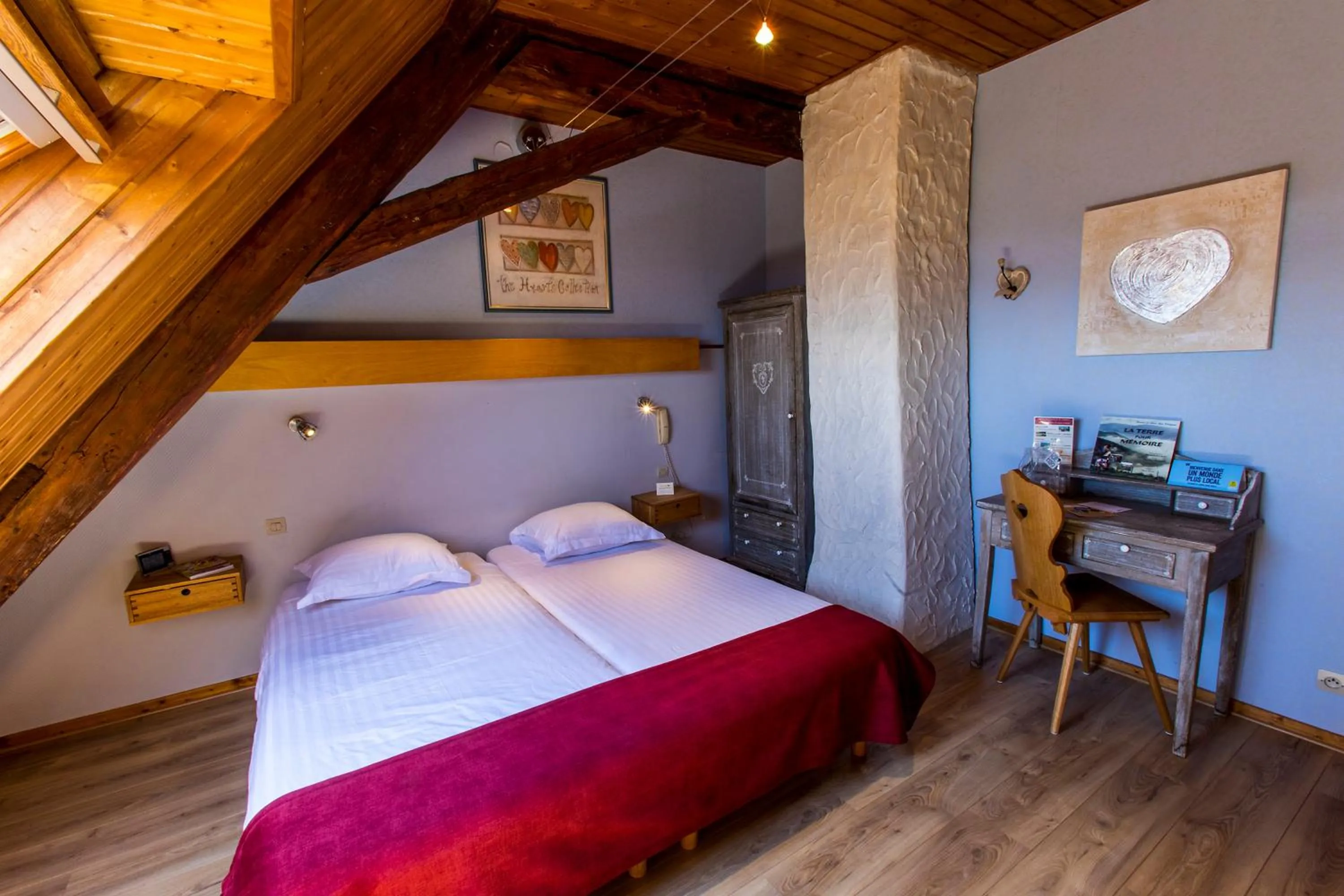 Bedroom, Bed in Le Bouton d'Or